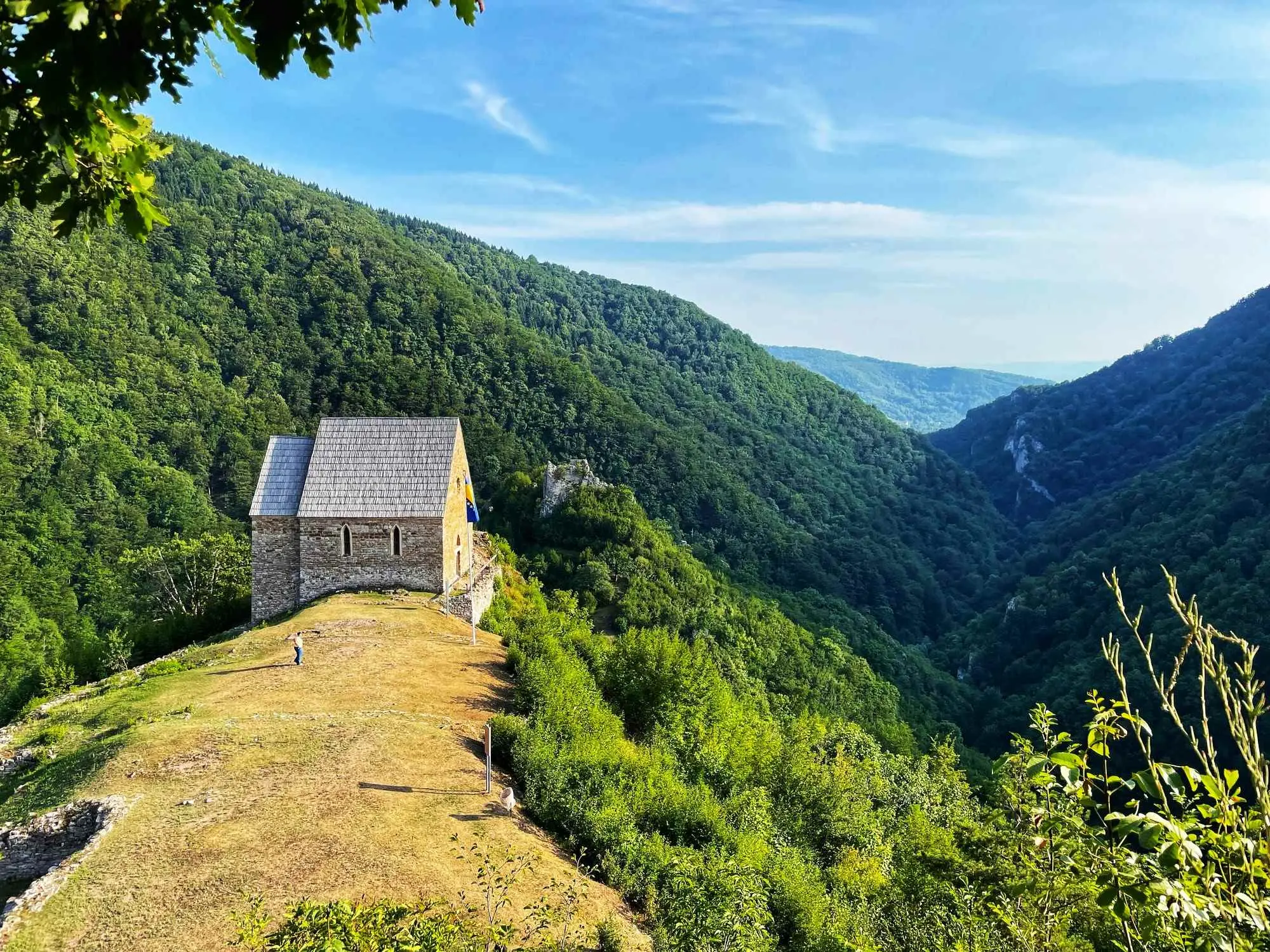 Vareš, kraljevski grad Bobovac, Bobovac, gdje se čuvala kruna Bosne, kruna Bosne, Kraljeva Sutjeska, Kraljevski grad bobovac wikipedia, Stjepan 2 kotromanic,  prijestolnica bosanskih kraljeva, Stolni grad bosanskih kraljeva, Srednjovjekovni kraljevski grad Bobovac, Srednjovjekovni grad Bobovac, Grad bobovac wikipedia, Bobovac Bosna, Srednjovjekovna bosna, Vareš, the royal city of Bobovac, Bobovac, where the crown of Bosnia was kept, the crown of Bosnia, Kraljeva Sutjeska, Royal city of bobovac wikipedia, Stjepan 2 kotromanic,  the capital of Bosnian kings, The throne city of Bosnian kings, Medieval royal city of Bobovac, Medieval city of Bobovac, City of bobovac wikipedia , Bobovac Bosnia, Medieval Bosnia,