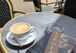 italijanska kultura kave, kava običaji u Italiji, cappuccino nakon 11 sati, talijanski espresso pravila, kako piti kavu u Italiji, zašto ne cappuccino poslijepodne, talijanski kafić etiketa, espresso nasuprot cappuccino u Italiji, probava i kava u Italiji, italijanski doručak cappuccino, turistička pogreška u Italiji, Talijanska kultura ispijanja kave, zašto ne naručiti cappuccino nakon 11 sati, Italian coffee culture, coffee customs in Italy, cappuccino after 11 o'clock, Italian espresso rules, how to drink coffee in Italy, why not cappuccino in the afternoon, Italian cafe etiquette, espresso versus cappuccino in Italy, digestion and coffee in Italy, Italian breakfast cappuccino, tourist mistake in Italy, Italian coffee drinking culture, why not order a cappuccino after 11 o'clock