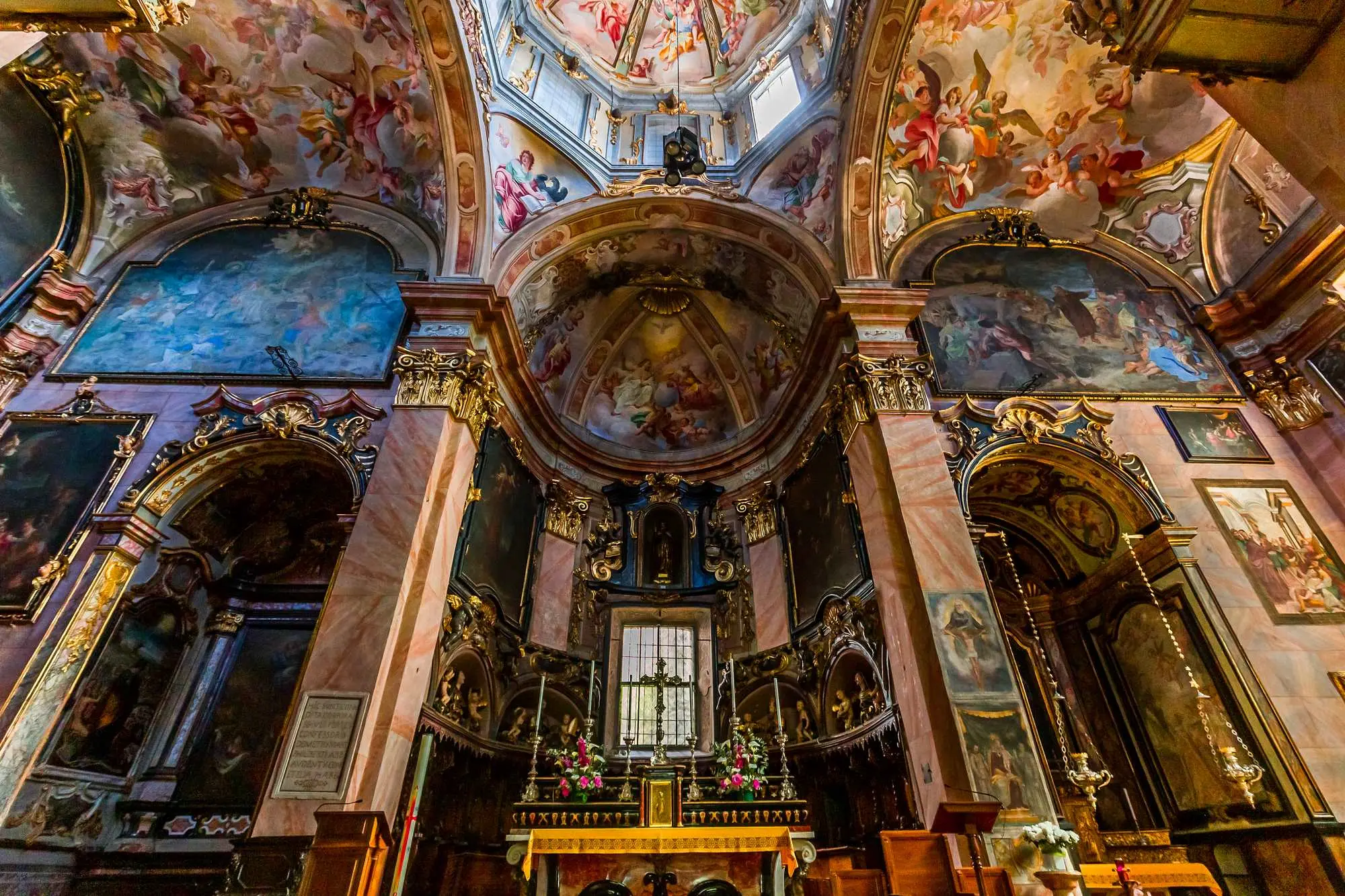 Orta, jezero Orta, jezero Orta atrakcije, otok san gulio, otok san gulio orta, otok jezera orta, otok jezero orta, Orta San Giulio, Pijemont, jezero Maggiore, sveti julije otok, otok sveti julije, Milano, Bazilika San Giulio, Bazilika Svetog Julija, Put tišine jezero orta, Put tišine, Put tišine orta, Samostan Mater Ecclesiae, Orta, lake Orta, lake Orta attractions, island of san gulio, island of san gulio orta, island of lake orta, island of lake orta, Orta San Giulio, Piedmont, lake Maggiore, saint julius island, saint julius island, Milan, Basilica of San Giulio, Basilica St. Julius, Way of Silence Lake Orta, Way of Silence, Way of Silence of Orta, Mater Ecclesiae Monastery,