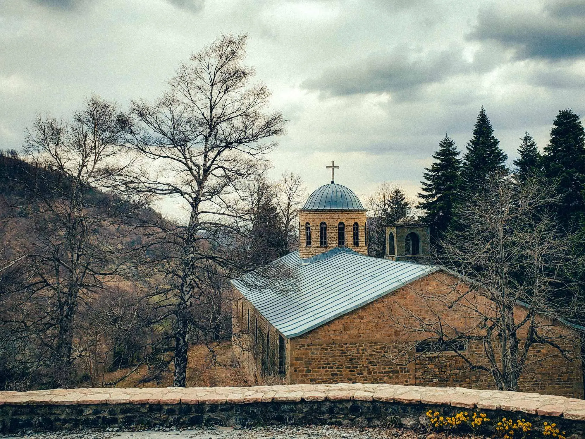 Korçë, Albanija, Dardha, Dardha skijalište, selo Dardha, slikova sela u albaniji, planinsko selo Albanija, Dardha skijanje, skijanje Albanija, skijalište Albanija, Shën Pjeter, Guri i Vjeshtës, skijalište Bigëll Dardha, skijalište Bigell, skijalište Bigell Dardha, Ski Pista Bigell, Ski resort Bigell, lakror,  Korçë, Albania, Dardha, Dardha ski resort, Dardha village, pictures of villages in Albania, mountain village Albania, Dardha skiing, skiing Albania, ski resort Albania, Shën Pjeter, Guri i Vjeshëts, Bigëll Dardha ski resort, Bigell ski resort, Bigell Dardha ski resort, Ski Pista Bigell, Ski resort Bigell, lakror,