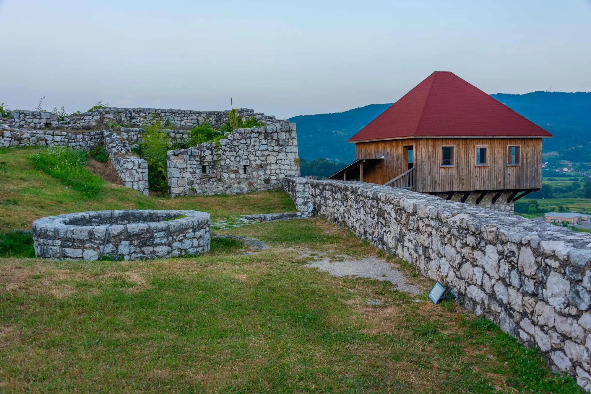 Bosna i Hercegovina, tvrđave, tvrđave u bosni i hercegovini, srednjovjekovne tvrđave, Gradina, Dobojska tvrđava, Dobojska Gradina, Doboj, Bitka kod Doboja, bitke kod Doboja, Bosnia and Herzegovina, fortresses, fortresses in Bosnia and Herzegovina, medieval fortresses, Gradina, Doboj fortress, Dobojska Gradina, Doboj, Battle of Doboj, battles of Doboj, siege of doboj, doboj gradina english,