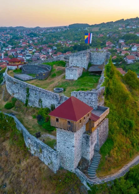 Bosna i Hercegovina, tvrđave, tvrđave u bosni i hercegovini, srednjovjekovne tvrđave, Gradina, Dobojska tvrđava, Dobojska Gradina, Doboj, Bitka kod Doboja, bitke kod Doboja,  Bosnia and Herzegovina, fortresses, fortresses in Bosnia and Herzegovina, medieval fortresses, Gradina, Doboj fortress, Dobojska Gradina, Doboj, Battle of Doboj, battles of Doboj, siege of doboj, doboj gradina english,