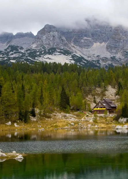 Nacionalni park Triglav, nacionalni park u Sloveniji, Dolina Triglavskih jezera, Dolina  sedam Triglavskih jezera, Dvojno jezero,  Bela glava, Kopica, Kovačičeva glava, Mala Tričarica,  Velika Tičarica, planina Lopučnica, planina  Ovčarija, Rušnata glava, Visoka glava, Vrh nad Vodeno Rupo, Dolina sedmerih jezera, Koča pri Triglavskih jezerih, najstariji planinarski dom u Sloveniji,  Triglav National Park, national park in Slovenia, Valley of Triglav lakes, Valley of seven Triglav lakes, Dvojno lake, Bela glava, Kopica, Kovačičeva glava, Mala Tričarica, Velika Tičarica, Lopučnica mountain, Ovčarija mountain, Rušnata glava, Visoka glava, Vrh nad Vodeno Rupo, Valley of Seven Lakes, Koča near Triglav Lakes, the oldest mountain lodge in Slovenia,