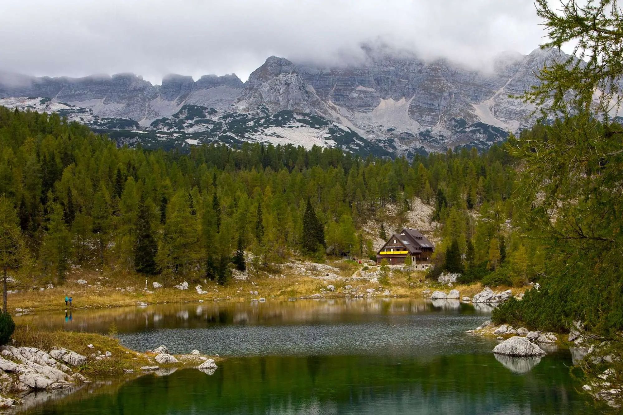 Nacionalni park Triglav, nacionalni park u Sloveniji, Dolina Triglavskih jezera, Dolina  sedam Triglavskih jezera, Dvojno jezero,  Bela glava, Kopica, Kovačičeva glava, Mala Tričarica,  Velika Tičarica, planina Lopučnica, planina  Ovčarija, Rušnata glava, Visoka glava, Vrh nad Vodeno Rupo, Dolina sedmerih jezera, Koča pri Triglavskih jezerih, najstariji planinarski dom u Sloveniji,  Triglav National Park, national park in Slovenia, Valley of Triglav lakes, Valley of seven Triglav lakes, Dvojno lake, Bela glava, Kopica, Kovačičeva glava, Mala Tričarica, Velika Tičarica, Lopučnica mountain, Ovčarija mountain, Rušnata glava, Visoka glava, Vrh nad Vodeno Rupo, Valley of Seven Lakes, Koča near Triglav Lakes, the oldest mountain lodge in Slovenia,