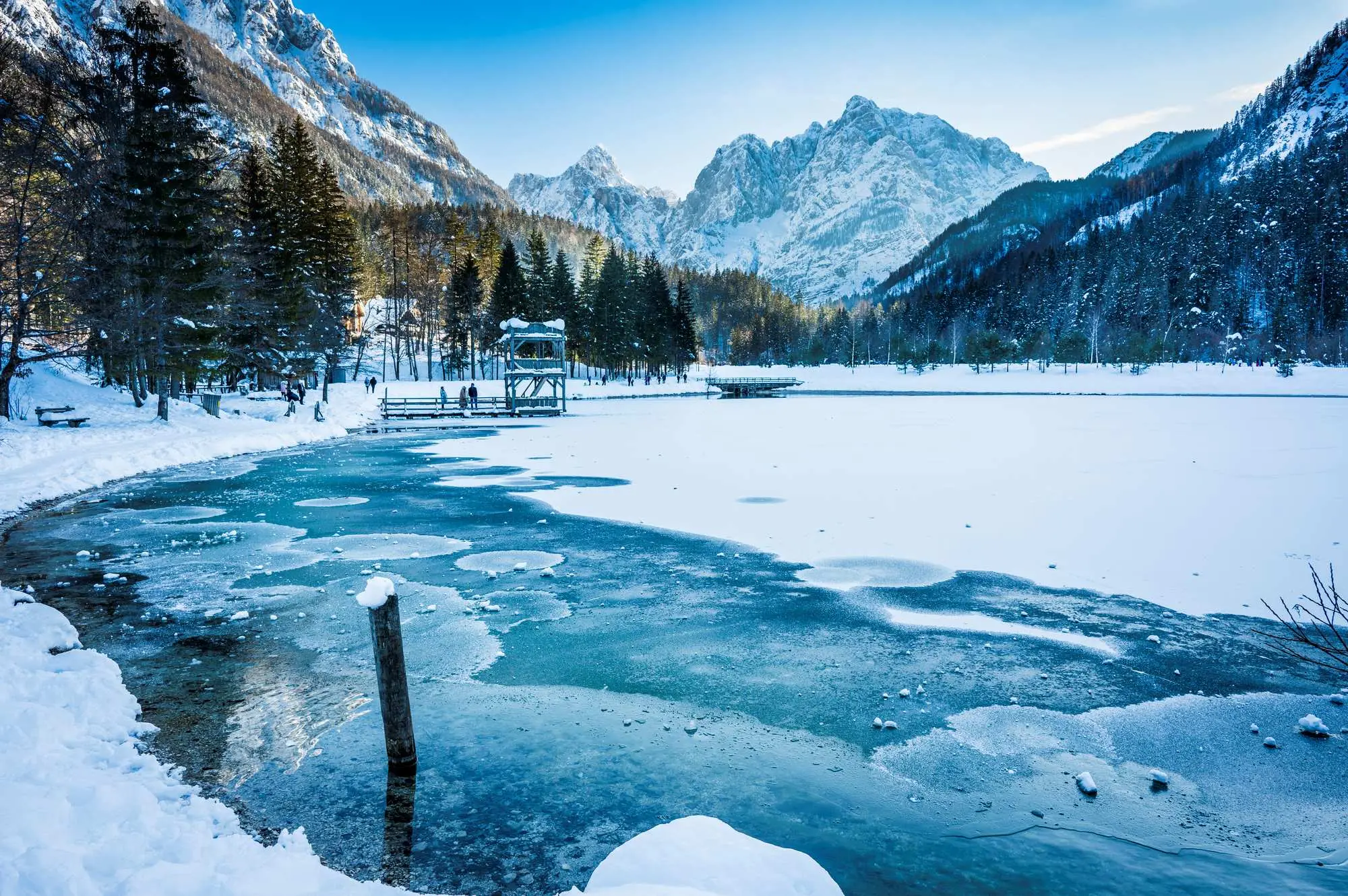 Kranjska Gora, Slovenija, Jezero Zelenci, jezero Jasna, jezero Kreda, najviši slap u Sloveniji, Martuljški slap, Slap Peričnik, jezero kranjska gora, kranjska gora zimi, kranjska gora zima 2024, kranjska gora zima 2025, kranjska gora skijanje, Kranjska Gora, Slovenia, Zelenci Lake, Jasna Lake, Kreda Lake, the highest waterfall in Slovenia, Martuljska Slap, Peričnik Waterfall, Kranjska Gora Lake, Kranjska Gora in winter, Kranjska Gora Winter 2024, Kranjska Gora Winter 2025, Kranjska Gora Skiing,
