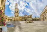 Apulija, Firenca juga, Salento, poluotok Salento, Lecce, grad Lecce, Italija, Bazilika Santa Croce, Katedrala Svete Marije Uznesenja i Svetog Oroncija, Piazza Sant’Oronzo, Trg Svetog Orancija, zanimljivosti Lecce, aktrakcija Lecce, Rimski amfiteatar, Rimski amfiteatar Lecce, Dvorac Karla V, Dvorac Karla V Lecce, Piazza del Duomo, Porta Napoli, Porta Rudiae, Palača Loffredo Adorno,  Apulia, Florence of the South, Salento, Salento Peninsula, Lecce, Lecce City, Italy, Basilica of Santa Croce, Cathedral of Saint Mary of the Assumption and Saint Orontius, Piazza Sant'Oronzo, Square of Saint Orange, attractions of Lecce, attraction of Lecce, Roman Amphitheater, Roman Amphitheater of Lecce , Castle of Charles V, Castle of Charles V Lecce, Piazza del Duomo, Porta Napoli, Porta Rudiae, Loffredo Adorno Palace,