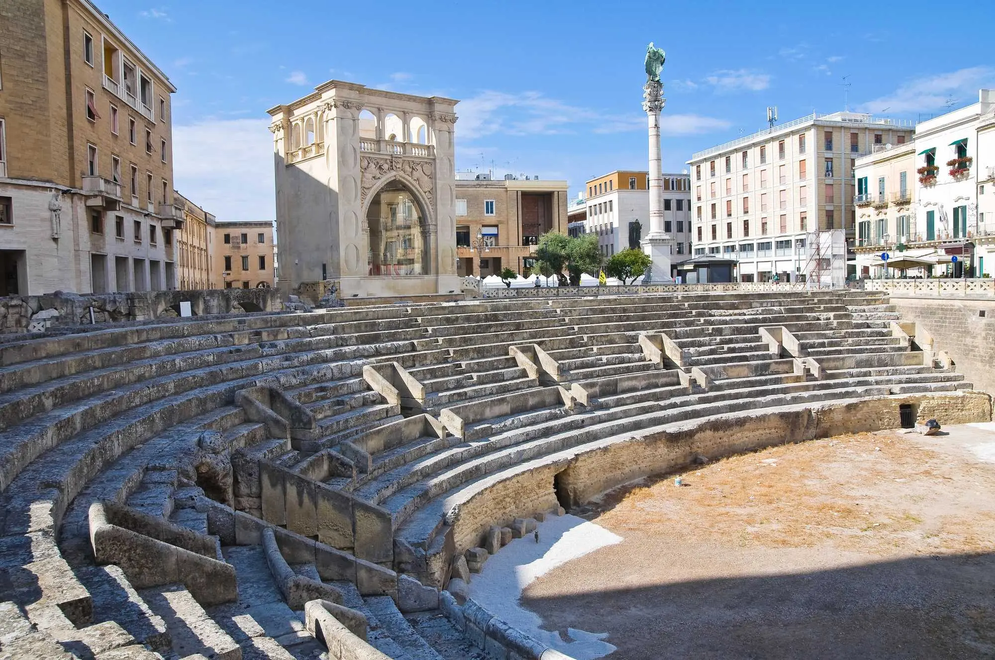 Apulija, Firenca juga, Salento, poluotok Salento, Lecce, grad Lecce, Italija, Bazilika Santa Croce, Katedrala Svete Marije Uznesenja i Svetog Oroncija, Piazza Sant’Oronzo, Trg Svetog Orancija, zanimljivosti Lecce, aktrakcija Lecce, Rimski amfiteatar, Rimski amfiteatar Lecce, Dvorac Karla V, Dvorac Karla V Lecce, Piazza del Duomo, Porta Napoli, Porta Rudiae, Palača Loffredo Adorno, Apulia, Florence of the South, Salento, Salento Peninsula, Lecce, Lecce City, Italy, Basilica of Santa Croce, Cathedral of Saint Mary of the Assumption and Saint Orontius, Piazza Sant'Oronzo, Square of Saint Orange, attractions of Lecce, attraction of Lecce, Roman Amphitheater, Roman Amphitheater of Lecce , Castle of Charles V, Castle of Charles V Lecce, Piazza del Duomo, Porta Napoli, Porta Rudiae, Loffredo Adorno Palace,