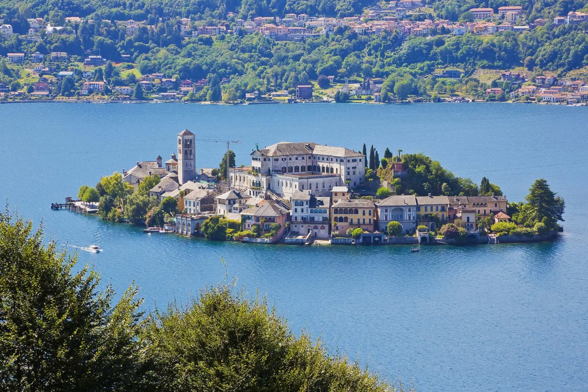 Orta, jezero Orta, jezero Orta atrakcije, otok san gulio, otok san gulio orta, otok jezera orta, otok jezero orta, Orta San Giulio, Pijemont, jezero Maggiore, sveti julije otok, otok sveti julije, Milano, Bazilika San Giulio, Bazilika Svetog Julija, Put tišine jezero orta, Put tišine, Put tišine orta, Samostan Mater Ecclesiae, Orta, lake Orta, lake Orta attractions, island of san gulio, island of san gulio orta, island of lake orta, island of lake orta, Orta San Giulio, Piedmont, lake Maggiore, saint julius island, saint julius island, Milan, Basilica of San Giulio, Basilica St. Julius, Way of Silence Lake Orta, Way of Silence, Way of Silence of Orta, Mater Ecclesiae Monastery,