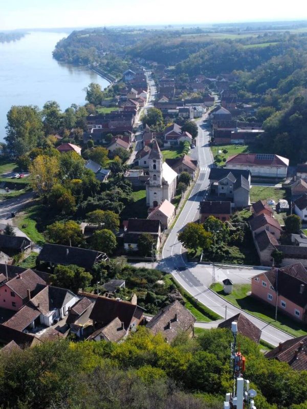 Šarengrad, Danube, Danube river, Athya, settlement of Athya, church of St. Spirit, Mačvanski Ivan Morovićki, Church and monastery of St. Peter and Paul, Fruška Gora, Old Town Sarengrad, Šarengrad fortress, Sharengrad fortress, Sarengrad fortress, Vukovar, Ilok, Šarengrad, Dunav, rijeka Dunav, Athya, naselje Athya, crkva Sv. Duha, Mačvanski Ivan Morovićki, Crkva i samostan Sv. Petra i Pavla, Fruška Gora, Stari grad Šarengrad, tvrđava Šarengrad, tvrđava Šarengrad, tvrđava Šarengrad, Vukovar , Ilok,