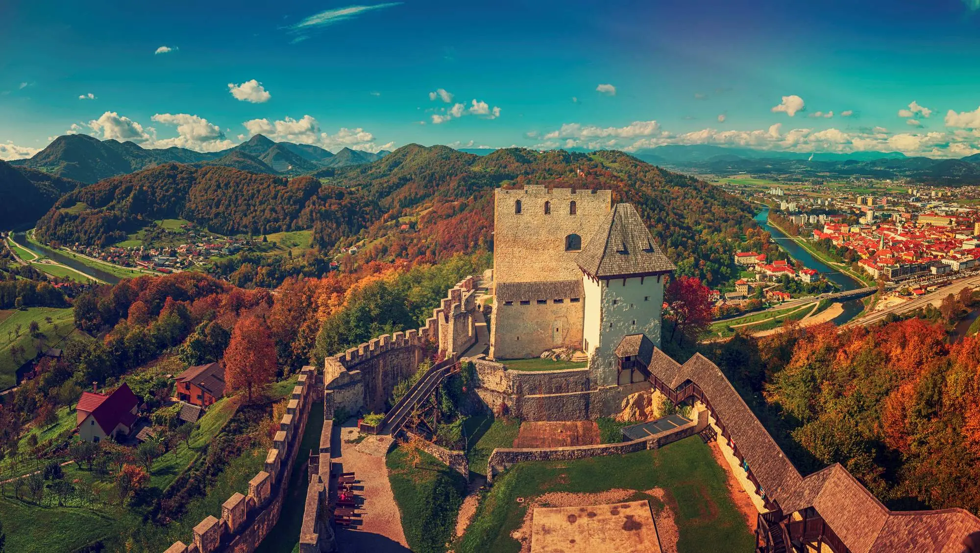 Stari grad Celje, Slovenija, dvorci u Sloveniji, dvorci Slovenija, Celje, Celje dvorac, Celje stari grad, dolina rijeke Savinje, rijeka Savinja,Pod zvezdami Celjanov, Celjski dvorac, Celjski grad, Celjski zgornji grad, Fridrikova kula,  The old town of Celje, Slovenia, castles in Slovenia, castles Slovenia, Celje, Celje castle, Celje old town, Savinja river valley, Savinja river, Under the stars Celjanov, Celj castle, Celj city, Celje upper city, Fridrikova tower,
