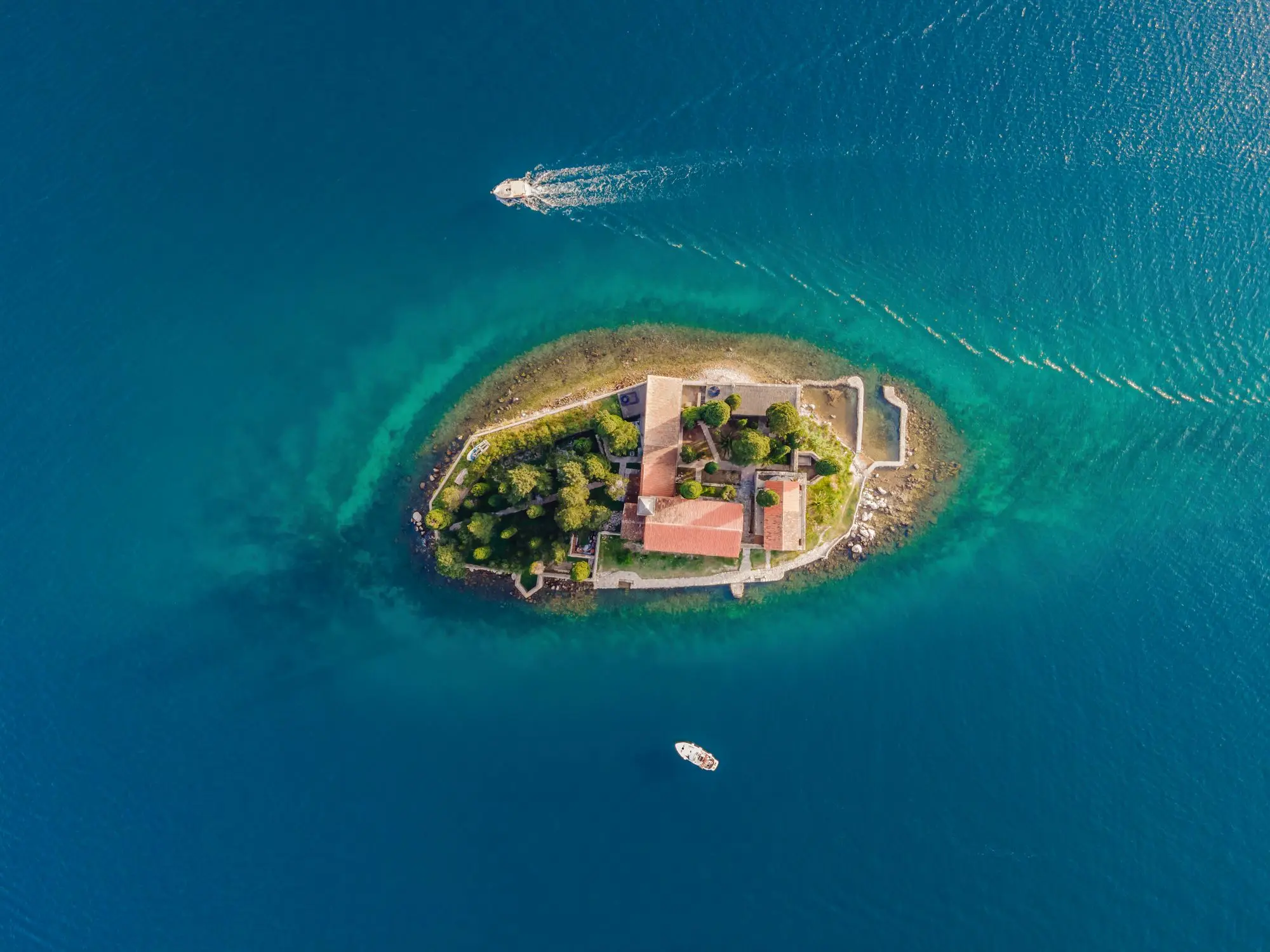 Perast, Bokokotorski zaljev, Crne Gore,Gospa od Škrpjela, Sveti Juraj, Sveti Đorđe, otočić Sveti Juraj, otočić Sveti Đorđe, crkva Svetog Đorđe, fašinada, Sveti Đorđe wikipedia, Perast, Bay of Kotor, Montenegro, Our Lady of Škrpjela, St. George, St. George, islet of St. George, islet of St. George, Church of St. George, Fasinada,St. George wikipedia,