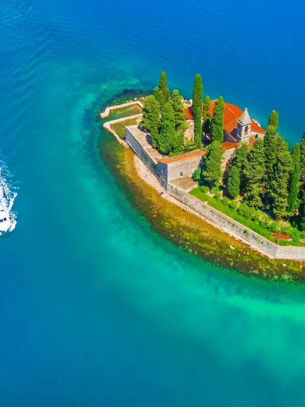 Perast, Bokokotorski zaljev, Crne Gore,Gospa od Škrpjela, Sveti Juraj, Sveti Đorđe, otočić Sveti Juraj, otočić Sveti Đorđe, crkva Svetog Đorđe, fašinada, Sveti Đorđe wikipedia, Perast, Bay of Kotor, Montenegro, Our Lady of Škrpjela, St. George, St. George, islet of St. George, islet of St. George, Church of St. George, Fasinada,St. George wikipedia,