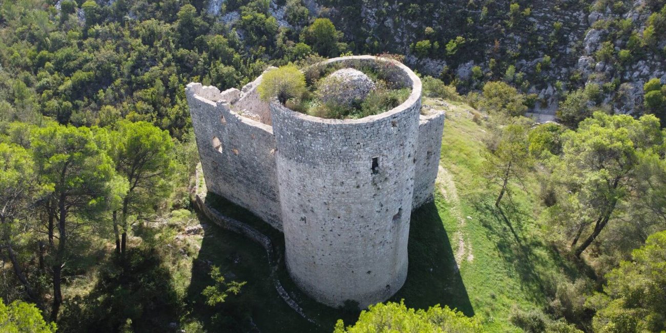 Ravni kotari, Benkovac, Kličevica fort, Kličevica River, Kurjaković family, Ladislav Napuljski, Ravni kotari, Benkovac, utvrda Kličevica, Rijeka Kličevica, obitelj Kurjaković, Ladislav Napuljski,