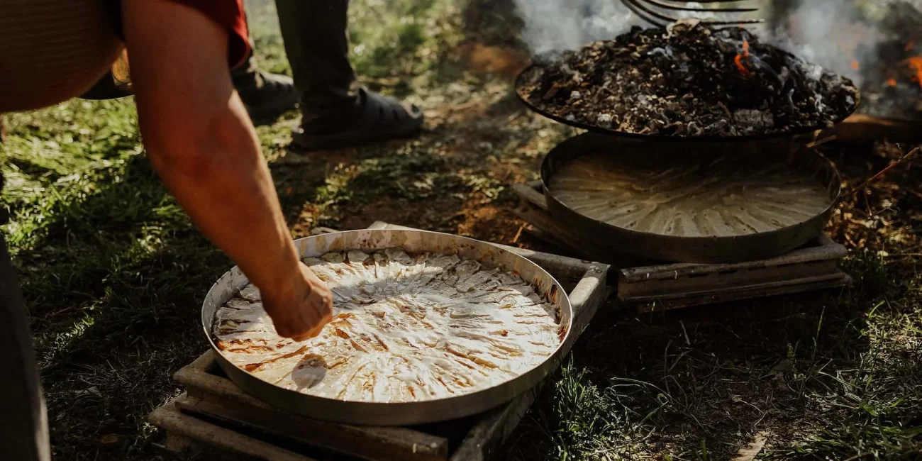 Albanska kuhinja Theth, Flija, Fli, Flija recept, flija taste atlas, albanska jela, recept za fliju, okusi albanije, od čega se pravi flija, albanska palačinka, flija albanija, flija hrana, flija šiptare, albanska flija, Albanian cuisine Theth, Flija, Fli, Flija recipe, Flija taste atlas, Albanian dishes, recipe for Flija, tastes of Albania, what makes Flija, Albanian pancake, Flija Albania, Flija food, Flija Shiptare, Albanian Flija,