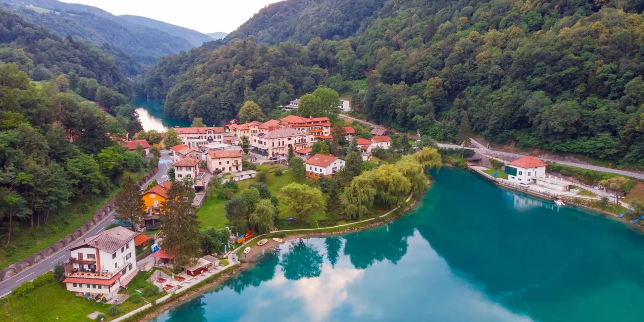 Most na Soči, rijeka Soča, jezero Most na Soči,Sveta Lucija na Mostu, Most na Soči što učiniti, jezero Most na Soči, Most na Soči do Tolmina, Ušće Idrijce i Soče kupalište Most na Soči, Most na Soci things to do, Most na Soči lake, Most na Soči to Tolmin,Confluence Idrijca and Soča swimming area Most na Soči, Bridge on Soča, river Soča, lake Most na Soča,