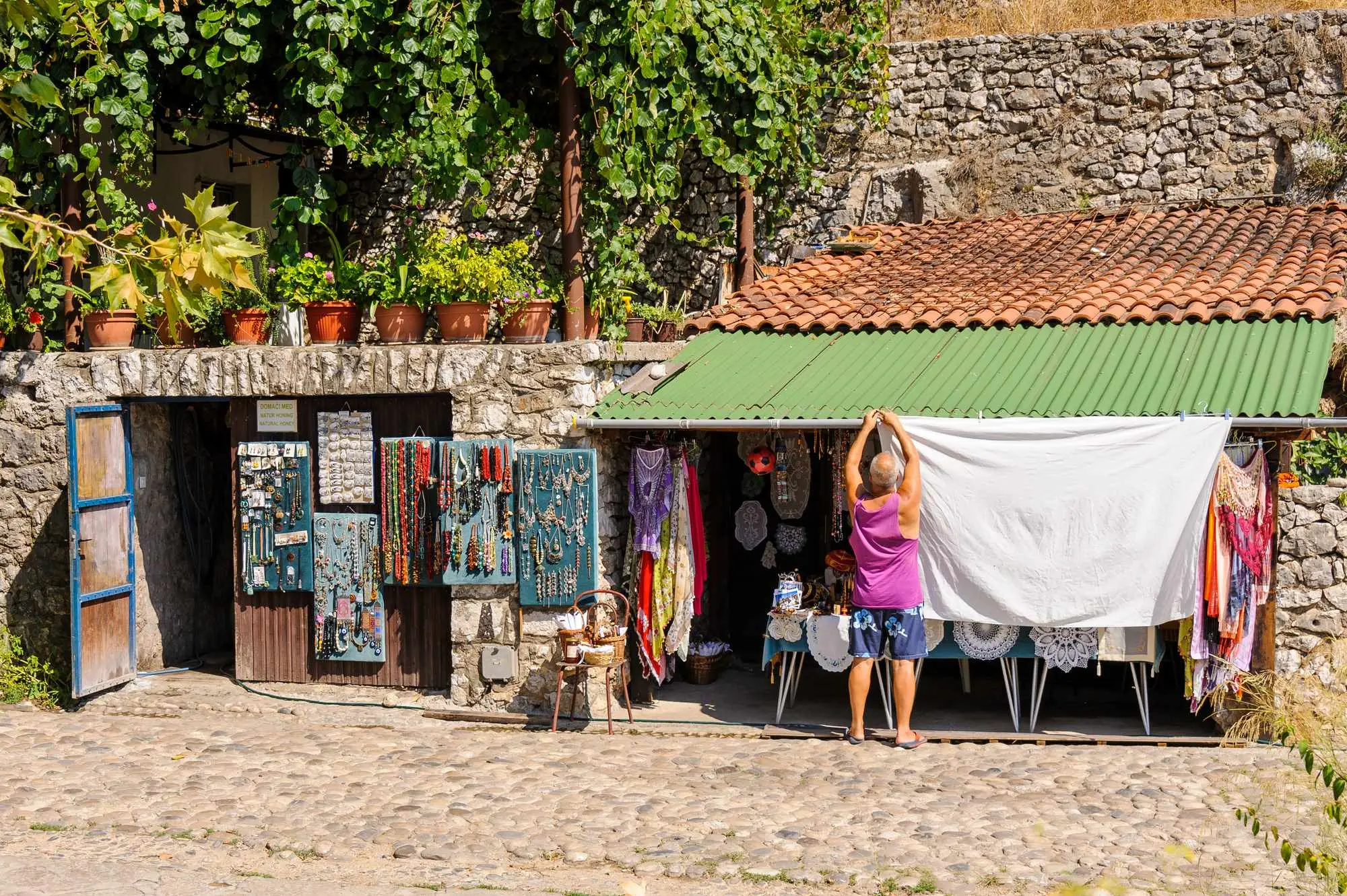 Čapljina, Neretva, Počitelj, Što vidjeti u Počitelju, Počitelj što raditi, Počitelj atrkcije, Tvrđava Počitelj, Gavrankapetanovićeva kula, Počiteljska sahat-kula, Šišman-Ibrahim-pašina džamija, Mostar, Počitelj, utvrda, Počiteljska citadela, Čapljina, rijeka Neretva, Šišman Ibrahimova džamija, Gavran Kapetanović, srednjovjekovni, UNESCO, bosanska povijest, osmanska povijest, Bosna i Hercegovina, mjesta svjetske baštine, stvari koje treba vidjeti, mjesta za posjetiti, Bosna, Čapljina, Neretva, Počitelj, What to see in Počitelj, Počitelj what to do, Počitelj attractions, Počitelj Fortress, Gavrankapetanović's tower, Počitelj sahat-tower, Šišman-Ibrahim-paša mosque, Mostar, Počitelj, fortress, Počitelj citadel, Čapljina, Neretva river, Pocitelj mosque, Gavran Kapetanović, medieval, UNESCO, Bosnian history, Ottoman history, Bosnia and Herzegovina, world heritage sites, things to see, places to visit, Bosnia,