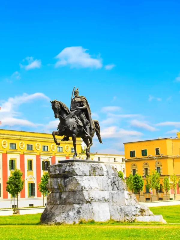 Kuća lišća, Muzej tajnog nadzor, Bunk'Art 1, Bunk'Art 2, muzeji tirana, tirana atrakcije, tirana muzeji, Dajti Ekspres, planina Dajti, Most Tabakeve, piramida u Tirana, Skenderbegov trg, Et'hem Bey džamija, deset atrakcija u tirani, top atrakcije u tirani, tirana kamo ići, tirana što vidjeti, vodič kroz tiranu, tirana vodič,  House of Leaves, Secret Surveillance Museum, Bunk'Art 1, Bunk'Art 2, Tirana Museums, Tirana Attractions, Tirana Museums, Dajti Ekspres, Dajti Mountain, Tabakeve Bridge, Pyramid of Tirana, Skanderbeg Square, Et'hem Bey Mosque, ten attractions in Tirana, top attractions in Tirana, Tirana where to go, Tirana what to see, Tirana guide, Tirana guide,