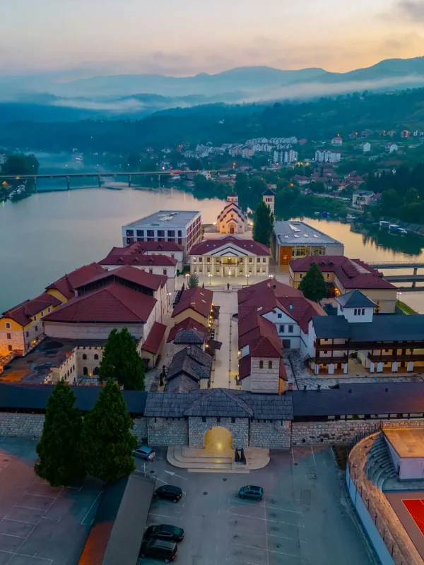 Andrićgrad, Kamengrad, Višegrad, Bosna i Hercegovina, Rzav, Drina, most Mehmed-paše Sokolovića, Ivo Andrić, tvorac Andrićgrada, Emir Kusturica, crkva Svetog cara Lazara, Institut Ive Andrića,  manastir Visoki Dečani, Filmski festival Kustendorf, Na Drini ćuprija, Andricgrad wikipedia, Poslasticarnica andricgrad, slasticarnica andricgrad, Andrićgrad, Kamengrad, Višegrad, Bosnia and Herzegovina, Rzav, Drina, Mehmed-paša Sokolović bridge, Ivo Andrić, creator of Andrićgrad, Emir Kusturica, Church of Saint Tsar Lazar, Ivo Andrić Institute, Visoki Dečani monastery, Kustendorf Film Festival, On the Drina bridge, Andricgrad wikipedia, Patisserie Andricgrad, Patisserie Andricgrad,