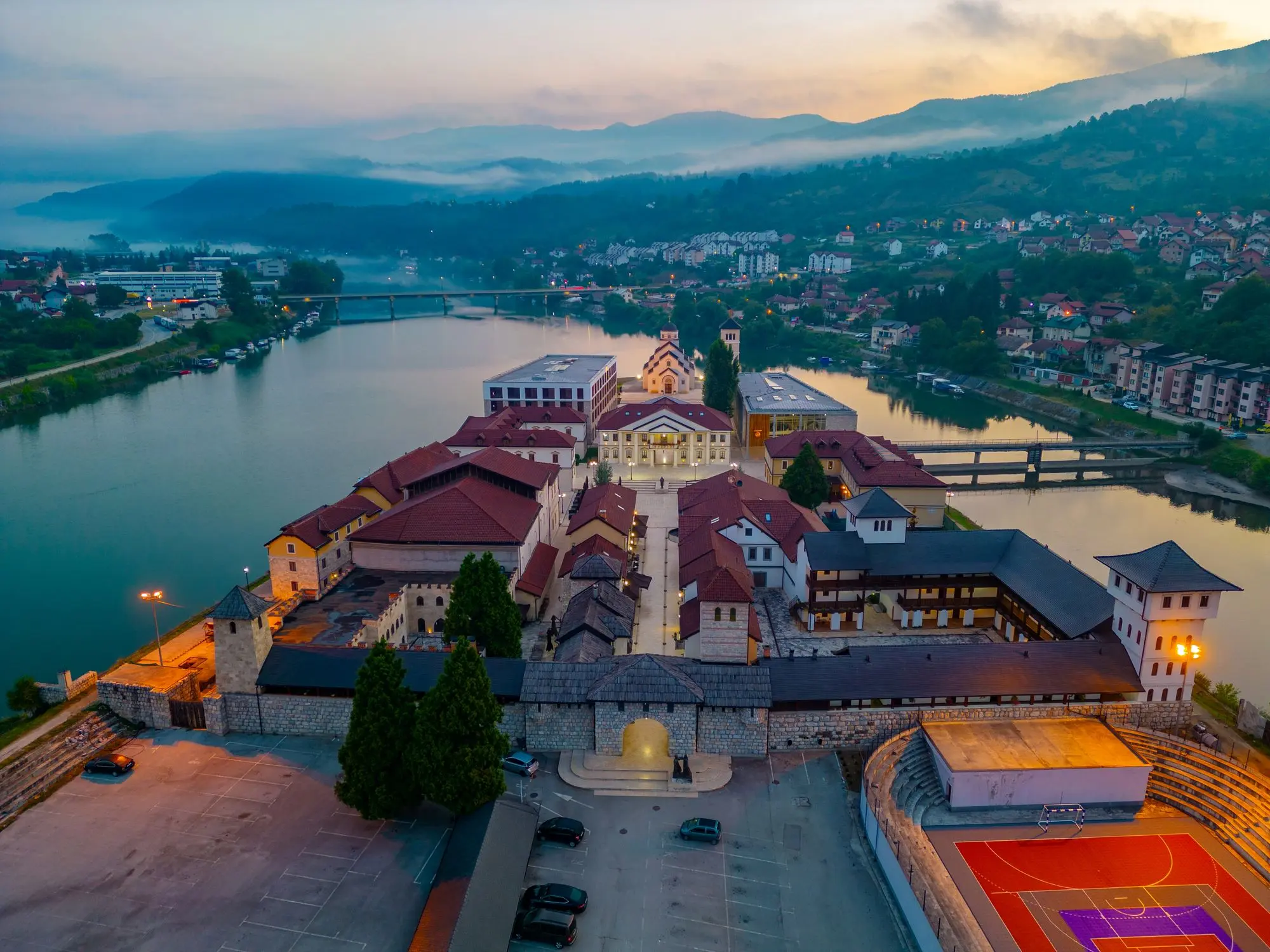 Andrićgrad, Kamengrad, Višegrad, Bosna i Hercegovina, Rzav, Drina, most Mehmed-paše Sokolovića, Ivo Andrić, tvorac Andrićgrada, Emir Kusturica, crkva Svetog cara Lazara, Institut Ive Andrića,  manastir Visoki Dečani, Filmski festival Kustendorf, Na Drini ćuprija, Andricgrad wikipedia, Poslasticarnica andricgrad, slasticarnica andricgrad, Andrićgrad, Kamengrad, Višegrad, Bosnia and Herzegovina, Rzav, Drina, Mehmed-paša Sokolović bridge, Ivo Andrić, creator of Andrićgrad, Emir Kusturica, Church of Saint Tsar Lazar, Ivo Andrić Institute, Visoki Dečani monastery, Kustendorf Film Festival, On the Drina bridge, Andricgrad wikipedia, Patisserie Andricgrad, Patisserie Andricgrad,