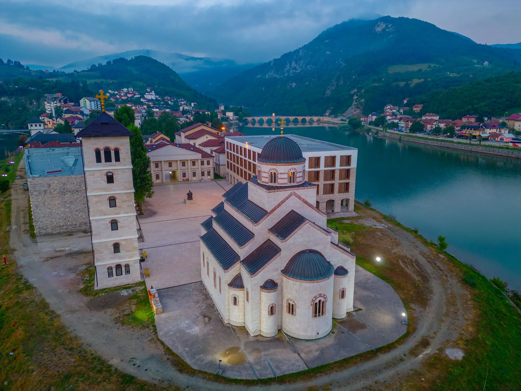 Andrićgrad, Kamengrad, Višegrad, Bosna i Hercegovina, Rzav, Drina, most Mehmed-paše Sokolovića, Ivo Andrić, tvorac Andrićgrada, Emir Kusturica, crkva Svetog cara Lazara, Institut Ive Andrića,  manastir Visoki Dečani, Filmski festival Kustendorf, Na Drini ćuprija, Andricgrad wikipedia, Poslasticarnica andricgrad, slasticarnica andricgrad, Andrićgrad, Kamengrad, Višegrad, Bosnia and Herzegovina, Rzav, Drina, Mehmed-paša Sokolović bridge, Ivo Andrić, creator of Andrićgrad, Emir Kusturica, Church of Saint Tsar Lazar, Ivo Andrić Institute, Visoki Dečani monastery, Kustendorf Film Festival, On the Drina bridge, Andricgrad wikipedia, Patisserie Andricgrad, Patisserie Andricgrad,