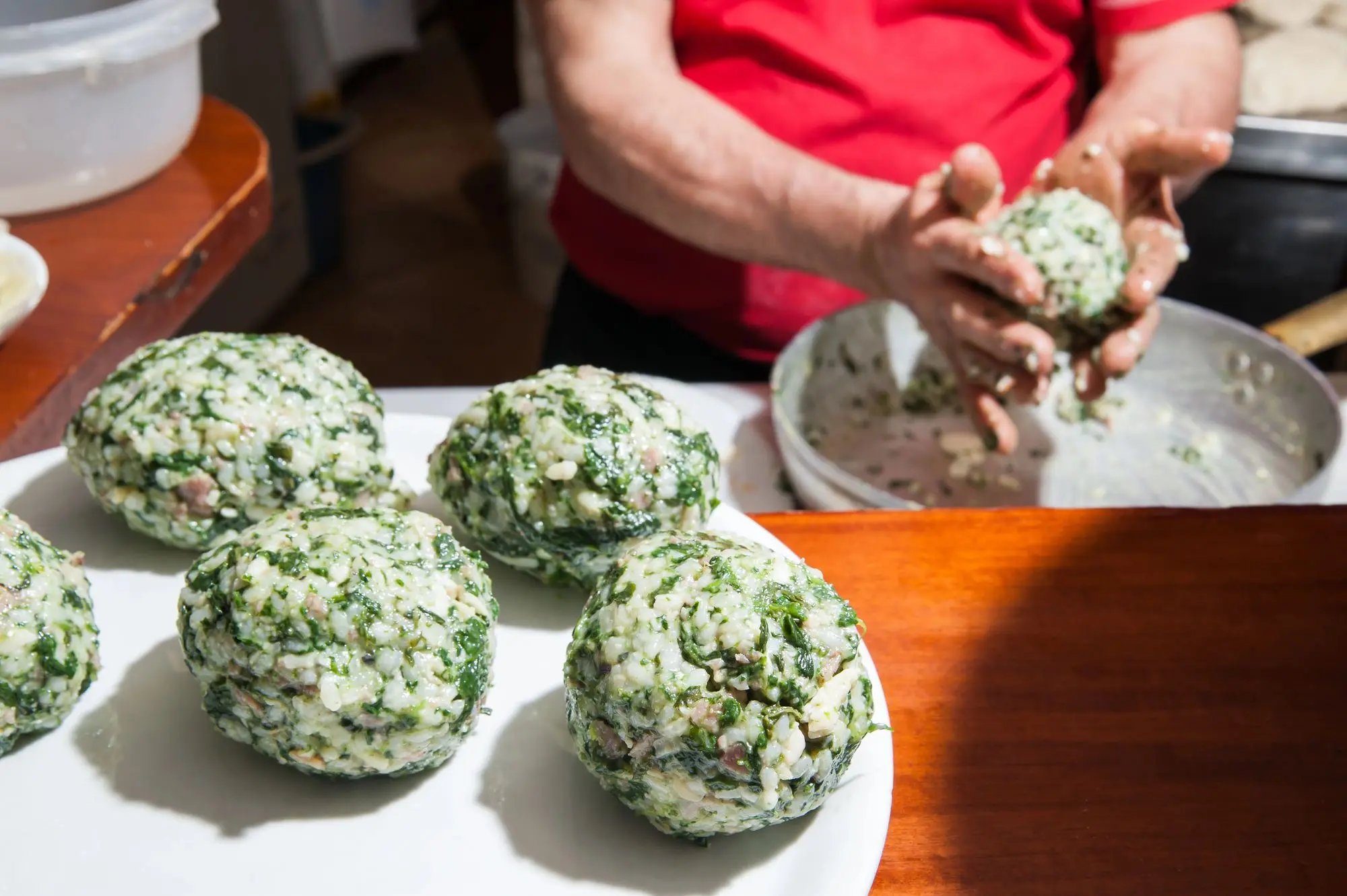 Recept za Sicilijanske Arancine, Sicilijanski Arancini, Sicilijanski Arancini recept Arancini recept, Sicilija, talijanska kuhinja,Palermo, Catania, Arancini recept, jednostavan Arancini recept, Arancini nadjevi, Arancini friteza, Arancini kuglice, tradicionalni Arancini recept, Sicilian Arancini Recipe, Sicilian Arancini, Sicilian Arancini Recipe Arancini Recipe, Sicily, Italian Cuisine, Palermo, Catania, Arancini Recipe, Simple Arancini Recipe, Arancini Stuffing, Arancini Fryer, Arancini Balls, Traditional Arancini Recipe