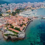 Budva, dragulj Jadranske obale,  Crnogorski Miami, Tvrđava Kosmač, Kip balerine, Budvanska rivijera, Kip balerine Budva, Sveti Stefan, Plaža Sveti Stefan, Plaža  Mogren, Plaža Jaz, Slovenska plaža, Budva plaže, Budvanske plaže, plaže u Budvi, Stari grad Budva,  Budvanski grad, Budvanski stari grad, crkva Sv. Ivana, crkva Sv. Trojstva, Gospa od Škrpjela, Sveti Stefan, Sveti Stefan Budva, Budvansko ljeto, Grad teatra, Noćni život Budva, Budva Noćni život, sveti nikola, otok Sveti Nikola, otok Sveti Nikola Budva, otok Sveti Nikola Crna Gora, Tvrđava Mogren,  Budva, the jewel of the Adriatic coast, Montenegrin Miami, Kosmač Fortress, Ballerina Statue, Budva Riviera, Ballerina Statue Budva, Sveti Stefan, Sveti Stefan Beach, Mogren Beach, Jaz Beach, Slovenska Beach, Budva Beaches, Budva Beaches, Beaches in Budva, Old Town Budva, Budva town, Budva old town, church of St. John, church of St. Trinity, Our Lady of Škrpjela, Sveti Stefan, Sveti Stefan Budva, Budva Summer, City of Theatre, Nightlife Budva, Budva Nightlife, Saint Nicholas, Island of Saint Nicholas, Island of Saint Nicholas Budva, Island of Saint Nicholas Montenegro, Mogren Fortress,