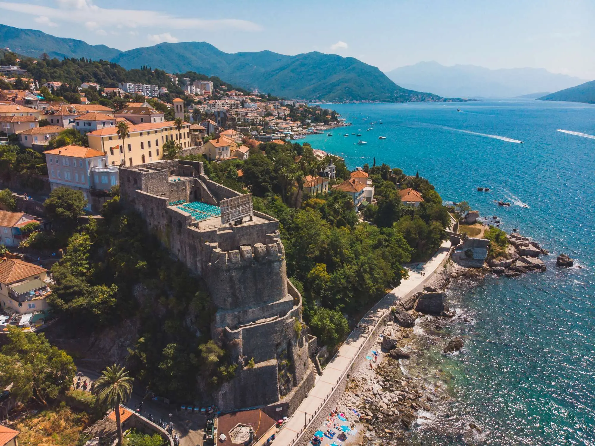 Crna Gora, Španjola, Kanli Kule, Forte Mare, Herceg Novi, Herceg Novi tvrđave, Herceg Novi kule, Bokokotorski zaljev, Tvrđava Forte Mare, kula Forte Mare, Morska tvrđava, Tvrtko I Kotromanić, Kula Apasbase, Herceg Novi kino, najstarije kino na otvorenom, najstarije kino na otvorenom u Europi, Montenegro, Španjola, Kanli Towers, Forte Mare, Herceg Novi, Herceg Novi Fortresses, Herceg Novi Towers, Bokokotor Bay, Forte Mare Fortress, Forte Mare Tower, Sea Fortress, Tvrtko I Kotromanić, Apasbase Tower, Herceg Novi Cinema, the oldest cinema in open air, the oldest open air cinema in Europe,
