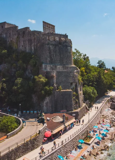 Crna Gora, Španjola, Kanli Kule, Forte Mare, Herceg Novi, Herceg Novi tvrđave, Herceg Novi kule, Bokokotorski zaljev, Tvrđava Forte Mare, kula Forte Mare, Morska tvrđava, Tvrtko I Kotromanić, Kula Apasbase, Herceg Novi kino, najstarije kino na otvorenom, najstarije kino na otvorenom u Europi,  Montenegro, Španjola, Kanli Towers, Forte Mare, Herceg Novi, Herceg Novi Fortresses, Herceg Novi Towers, Bokokotor Bay, Forte Mare Fortress, Forte Mare Tower, Sea Fortress, Tvrtko I Kotromanić, Apasbase Tower, Herceg Novi Cinema, the oldest cinema in open air, the oldest open air cinema in Europe,