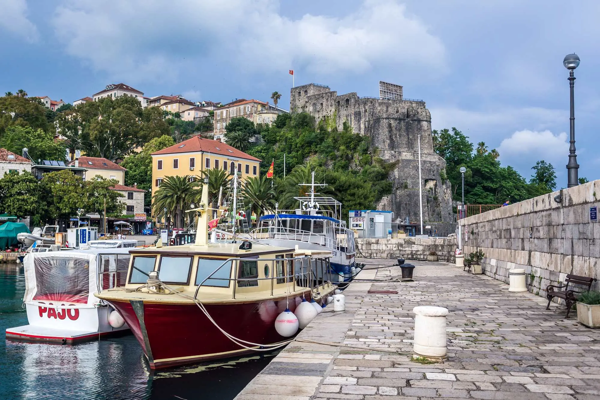 Crna Gora, Španjola, Kanli Kule, Forte Mare, Herceg Novi, Herceg Novi tvrđave, Herceg Novi kule, Bokokotorski zaljev, Tvrđava Forte Mare, kula Forte Mare, Morska tvrđava, Tvrtko I Kotromanić, Kula Apasbase, Herceg Novi kino, najstarije kino na otvorenom, najstarije kino na otvorenom u Europi, Montenegro, Španjola, Kanli Towers, Forte Mare, Herceg Novi, Herceg Novi Fortresses, Herceg Novi Towers, Bokokotor Bay, Forte Mare Fortress, Forte Mare Tower, Sea Fortress, Tvrtko I Kotromanić, Apasbase Tower, Herceg Novi Cinema, the oldest cinema in open air, the oldest open air cinema in Europe,