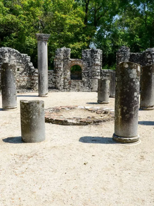 Butrint, Albanija, Luigi Marie Ugolini, bizantska krstionica, bizantska krstionica butrinit, Nacionalni park Butrinit, Albanija ruševine, Butrint, Butrint što vidjeti, Butrint što raditi, Butrint povijest, Butrint, Albania, Luigi Marie Ugolini, byzantine baptistery, byzantine baptistery butrinit, Butrinit National Park, Albania ruins, Butrint, Butrint what to see, Butrint what to do, Butrint history,