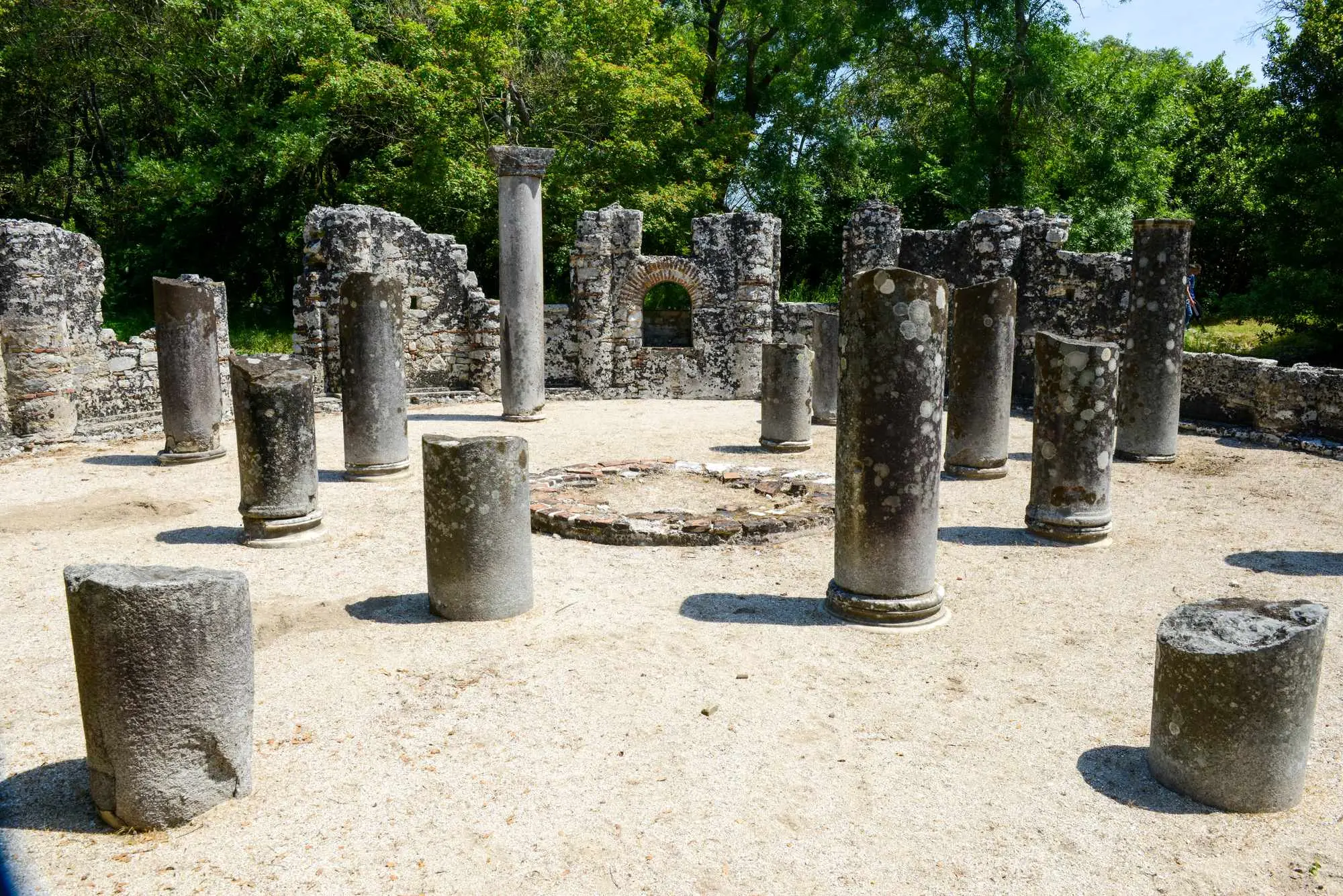 Butrint, Albanija, Luigi Marie Ugolini, bizantska krstionica, bizantska krstionica butrinit, Nacionalni park Butrinit, Albanija ruševine, Butrint, Butrint što vidjeti, Butrint što raditi, Butrint povijest, Butrint, Albania, Luigi Marie Ugolini, byzantine baptistery, byzantine baptistery butrinit, Butrinit National Park, Albania ruins, Butrint, Butrint what to see, Butrint what to do, Butrint history,