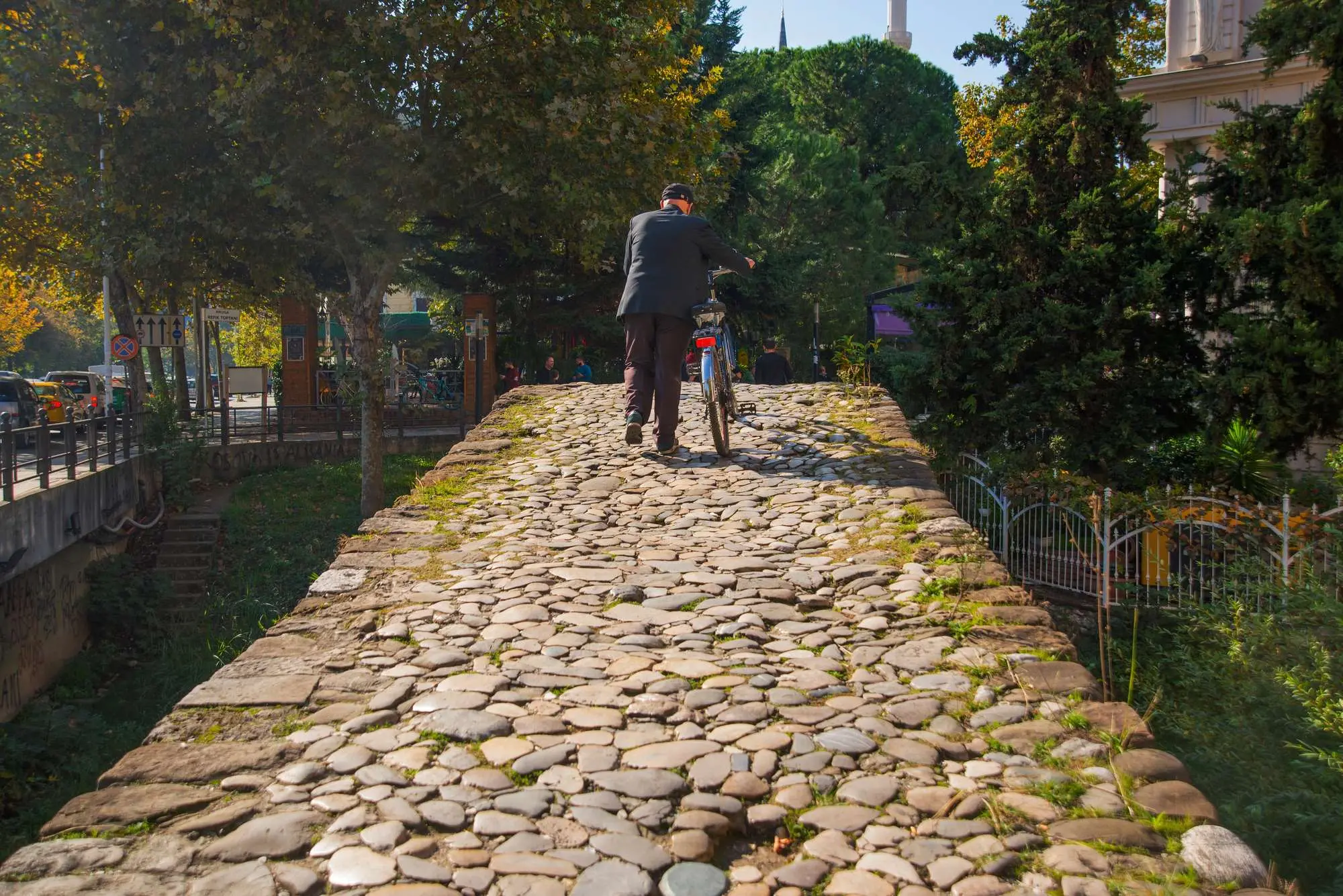 most Tabak, Tabak most,  most Tabakëve, Tirana, most u Tirani, rijeka Lanë, osmanski mostovi, mostovi u Tirani, što vidjeti u Tirani, most Tabak wikipedia, most Tabak povijest, most Tabak fotografije, Tabak bridge, Tabak bridge, Tabakëve bridge, Tirana, Tirana bridge, Lanë river, Ottoman bridges, bridges in Tirana, what to see in Tirana, Tanners' Bridge, Tabak bridge wikipedia, Tabak bridge history, Tabak bridge history Tabak bridge photos,