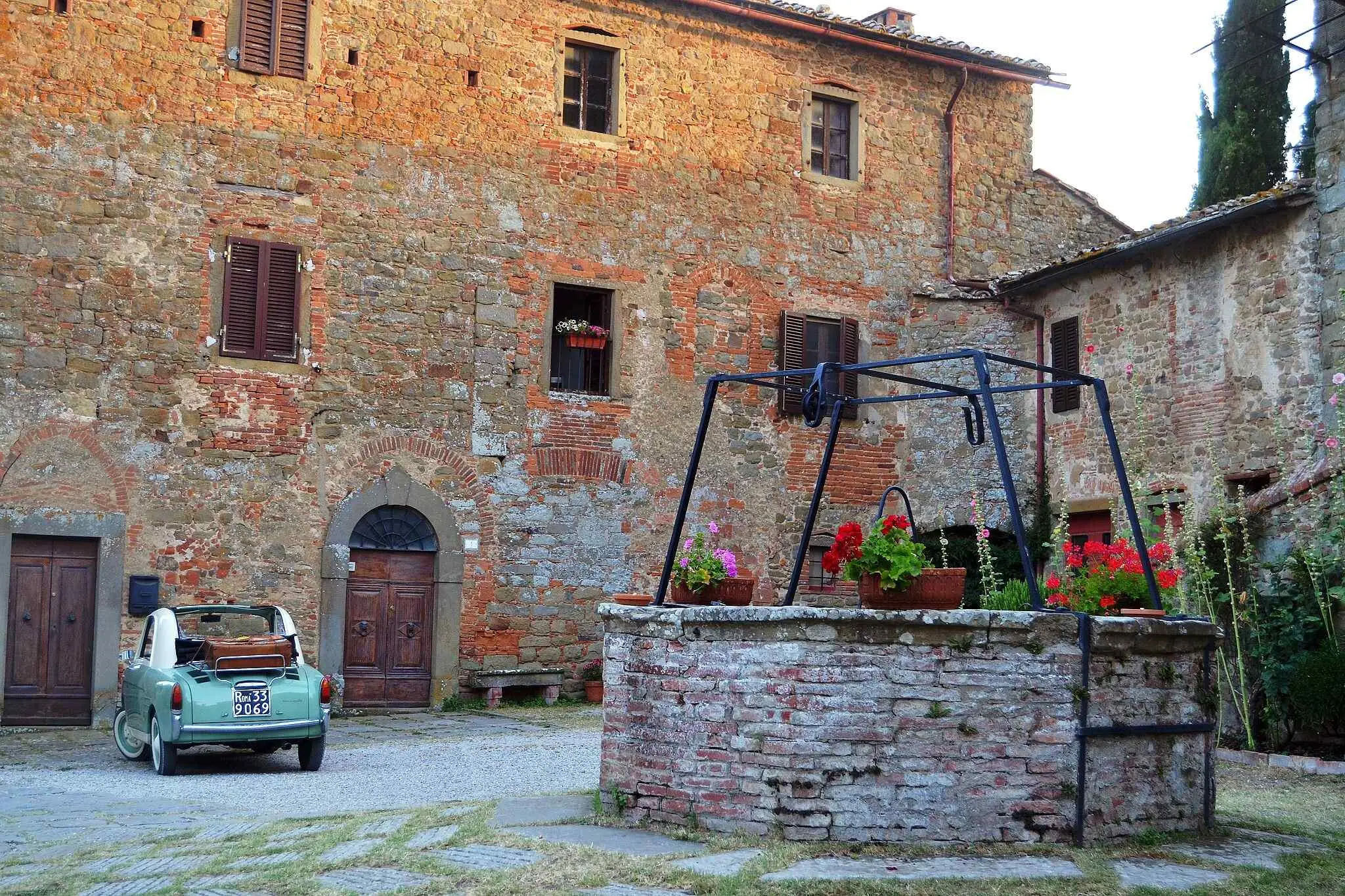 Castello di Gargonza, dvorac Gargonza, Guicciardini Corsi Salviati, Dante Alighieri, Lotteringhi della Stufa, Povijest dvorca Gargonza, cijene dvorca Gargonza, Castello Gargonza, grof od Gargonze, restoran Castello di Gargonza, restoran Gargonza, restoran dvorca Gargonza, dvorac Gargonza wikipedija, italija dvorci, toskana dvorci, što vidjeti u toskani, toskana utvrde, Castello di Gargonza, Gargonza Castle, Guicciardini Corsi Salviati, Dante Alighieri, Lotteringhi della Stufa, History of Gargonza Castle, Gargonza Castle Prices, Castello Gargonza, Count of Gargonza, Castello di Gargonza Restaurant, Gargonza Restaurant, Gargonza Castle Restaurant, Gargonza Castle Wikipedia, Italy Castles, Tuscany Castles, What to See in Tuscany, Tuscany Fortresses,