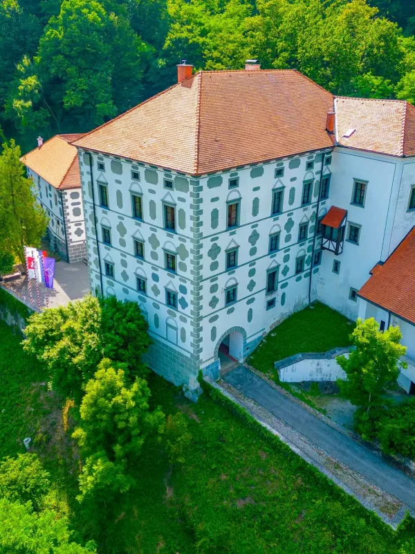 Rogatec, Dvorac Strmol, Hum na Sutli, Jakob Strmolski, Cerklje na Gorenjskem, Muzej na otvorenom Rogatec, rijeka Sutla, Dvorec Strmol Rogatec, Dvorac Strmol Rogatec, Grad Strmol, dvorac Rogatec, Rogatec, Strmol Castle, Hum na Sutla, Jakob Strmolski, Cerklje na Gorenjskem, Rogatec Open Air Museum, Sutla River, Strmol Castle Rogatec, Strmol Castle Rogatec, Strmol Town, Rogatec Castle,