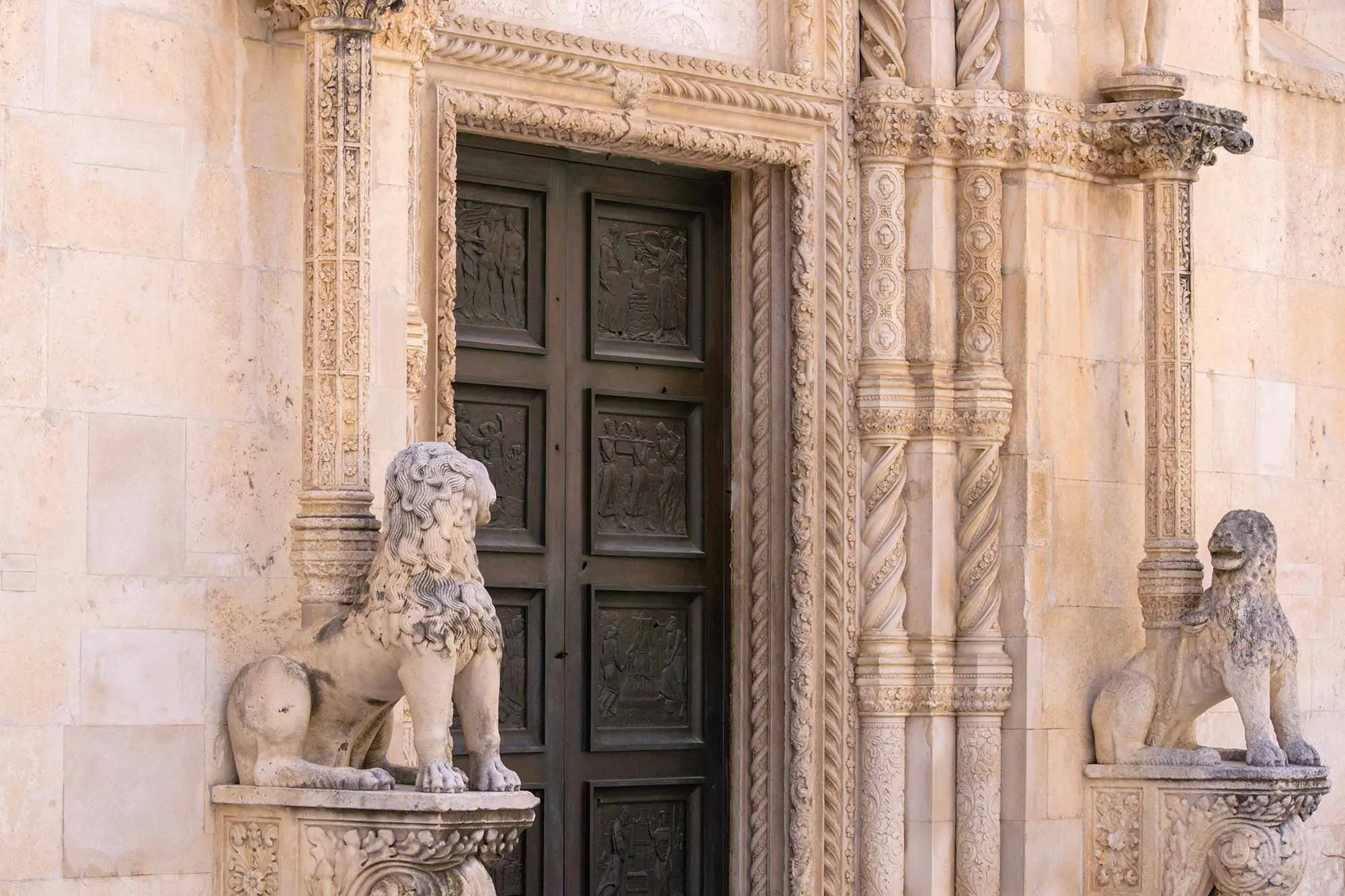 Šibenik, katedrala sv. Jakova, katedrala svetog Jakova, katedrala svetog Jakova Šibenik, šibenska katedrala, katedrala šibenik, Francesco di Giacoma, Antonio Busat, Lorenzo Pincino, Andrija Budčić, Grubiš Statčić, Juraj Dalmatinac, Nikola Firentinac, Donatella, šibenik znamenitosti, šibenik što vidjeti, šibenik što raditi, Šibenik, Cathedral of St. James, Cathedral of St. James, Cathedral of St. James Šibenik, Šibenik Cathedral, Šibenik Cathedral, Francesco di Giacoma, Antonio Busat, Lorenzo Pincino, Andrija Budčić, Grubiš Statčić, Juraj Dalmatinac, Nikola Firentinac, Donatella, Šibenik sights, Šibenik what to see, Šibenik what to do,