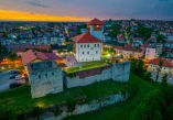 Gradačac, Stari grad Gradačac, Kula Gradačac, kula Husein-kapetana Gradaščevića, Zmaj od Bosne, utvrda Gradačac, Gradačac tvrđava, džamija sultana Mehmeda Fatiha, nacionalni spomenik Bosne i Hercegovine, muzej Husein-kapetanu Gradaščeviću, Stari grad Gradačac muzej, Bijela kula u Gradačcu, dvorci u bosni i hercegovini, tvrđave u bosni i hercegovini Gradačac, Old Town Gradačac, Gradačac Tower, Tower of Husein-Captain Gradaščević, Dragon of Bosnia, Fort Gradačac, Gradačac Fortress, Mosque of Sultan Mehmed Fatih, National Monument of Bosnia and Herzegovina, Museum of Husein-Captain Gradaščević, Old Town Gradačac Museum, White Tower in Gradačac,Gradačac castle, Gradacac, Gradacac bosnia, Gradacac castle, Castles in Bosnia and Herzegovina, Fortresses in Bosnia and Herzegovina