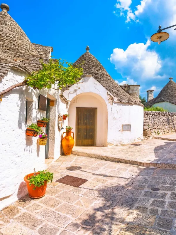 Palmanova, Italija, Alberobello, Civita di Bagnoregio, grad trullija, Apulija, kuće sa stožastim krovovima, trulli kuće, Rione Monti, Aia Piccola, Trullo Sovrano, Alberobello atrakcije, crkva sv. Antuna Alberobello, Alberobello muzej,  Palmanova, Italy, Alberobello, Civita di Bagnoregio, city of trulli, Apulia, houses with conical roofs, trulli houses, Rione Monti, Aia Piccola, Trullo Sovrano, Alberobello attractions, church of St. Anthony Alberobello, Alberobello museum,