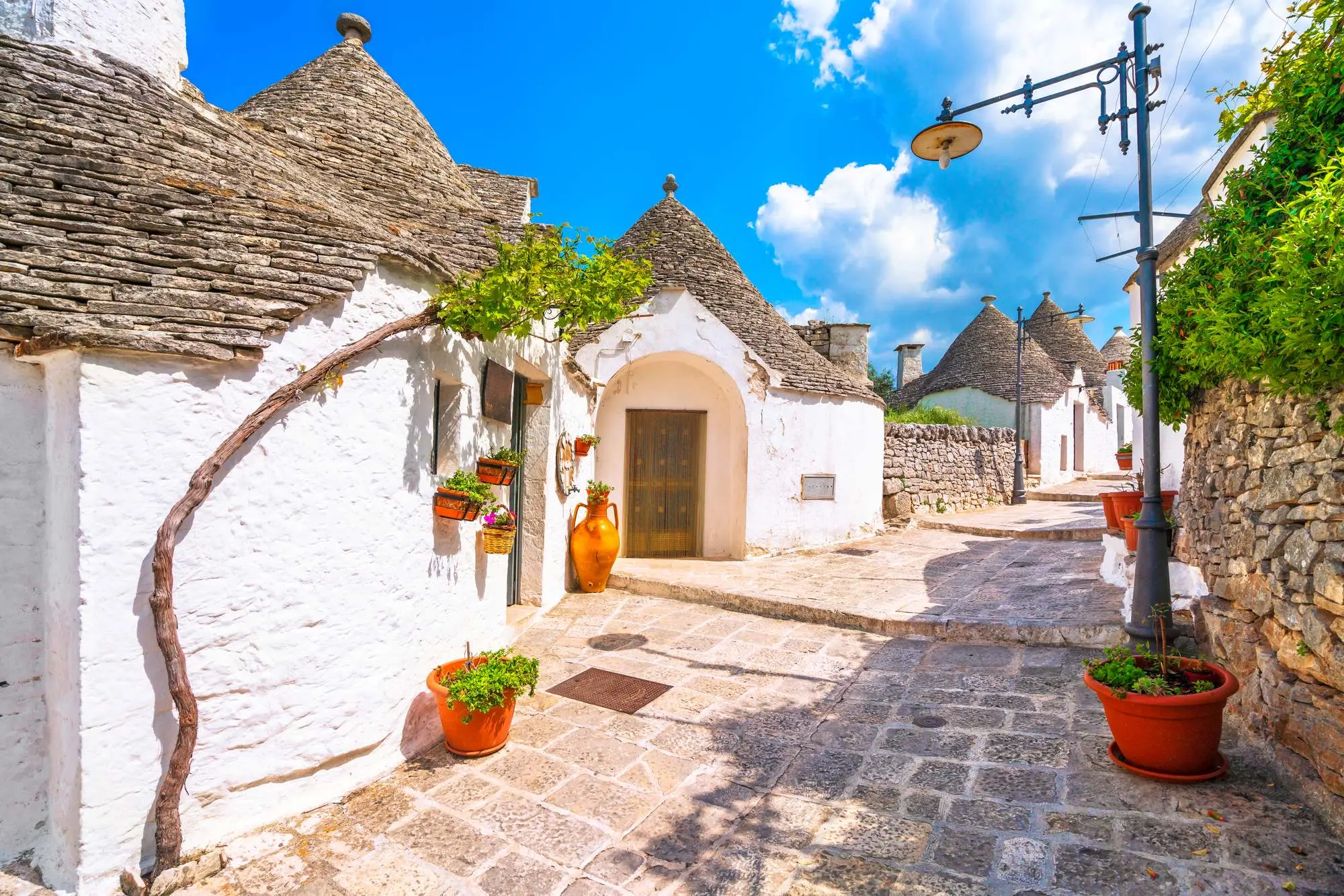 Palmanova, Italija, Alberobello, Civita di Bagnoregio, grad trullija, Apulija, kuće sa stožastim krovovima, trulli kuće, Rione Monti, Aia Piccola, Trullo Sovrano, Alberobello atrakcije, crkva sv. Antuna Alberobello, Alberobello muzej,  Palmanova, Italy, Alberobello, Civita di Bagnoregio, city of trulli, Apulia, houses with conical roofs, trulli houses, Rione Monti, Aia Piccola, Trullo Sovrano, Alberobello attractions, church of St. Anthony Alberobello, Alberobello museum,