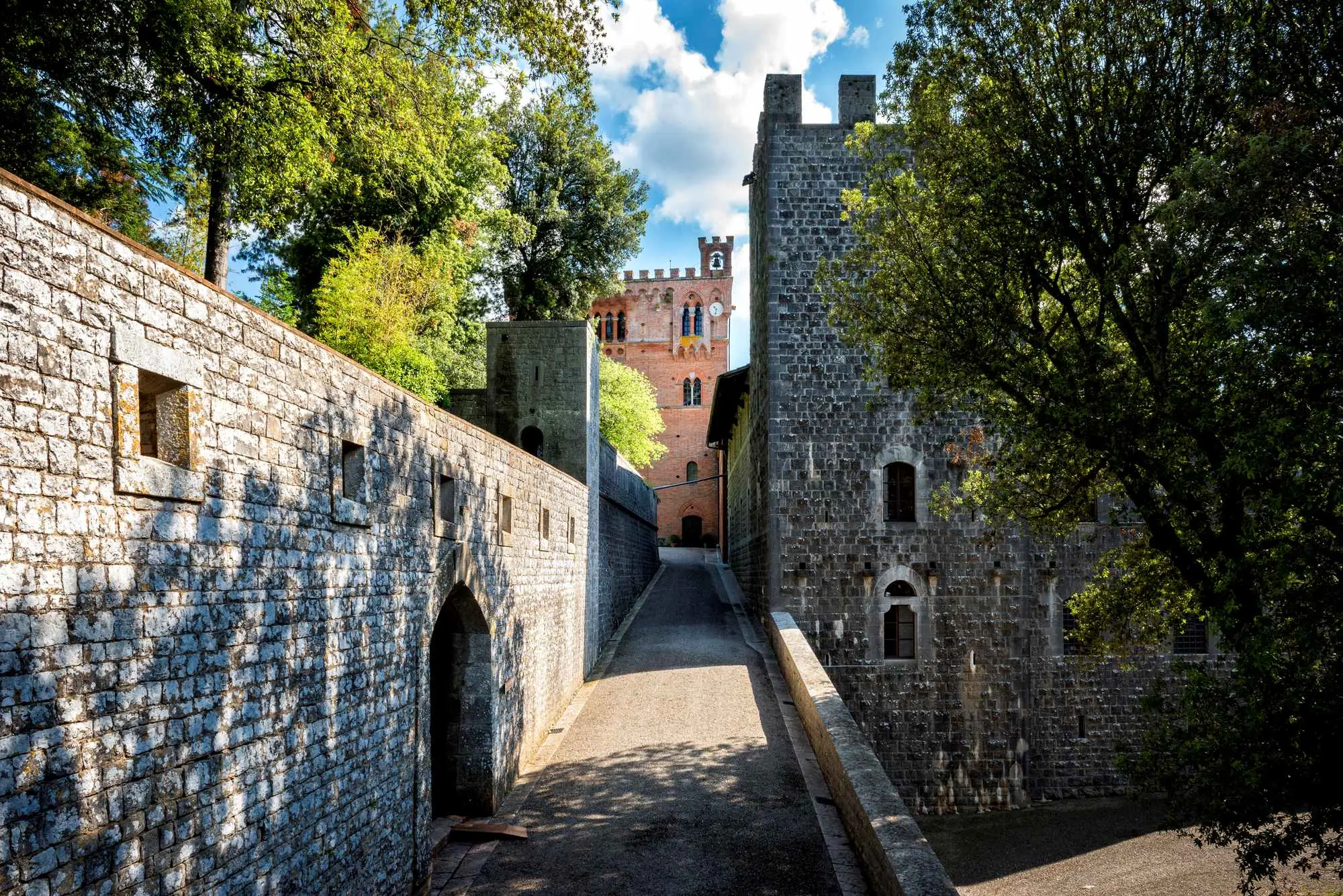 Italija, Chianti, dvorac Brolio, Brolio, Toskana, obitelj Ricasoli, Ricasoli, Bettino Ricasoli, Chianti Classico, Brolio vino, Brolio vino cijena, Brolio chianti classico, Brolio Ricasoli, Ulaznice za dvorac Brolio, povijest dvorca Brolio, radno vrijeme dvorca Brolio, vjenčanje u dvorcu Brolio, vinarija dvorca Brolio,, dvorac brolio wikipedija Italy, Chianti, Brolio Castle, Brolio, Tuscany, Ricasoli family, Ricasoli, Bettino Ricasoli, Chianti Classico, Brolio wine, Brolio wine price, Brolio chianti classico, Brolio Ricasoli, Brolio Castle tickets, Brolio Castle history, Brolio Castle opening hours, Brolio Castle wedding, Brolio Castle winery,, Brolio Castle Wikipedia