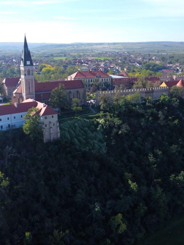Ilok, east of Croatia, Danube, Danube river, Syrmia, Fruška Gora, Wjlok, Wylhoc, Iwnlak, Nikola Iločki, St. John of Capistrano, church of St. John of Capistrano, Dunavac, Hotel Dunav, Ilok, istok Hrvatske, Dunav, rijeka Dunav, Srijem, Fruška Gora, Wjlok, Wylhoc, Iwnlak, Nikola Iločki, Sveti Ivan Kapistran, crkva Svetog Ivana Kapistrana, Dunavac, Hotel Dunav,