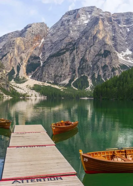 Italija, jezera u italiji, talijanska jezera, skrivena jezera, skriveni dragulji italija, talijanska jezera koja vrijedi posjetiti, jezero Trasimeno, jezero Braies, Castiglione del Lago, Passignano sul Trasimeno, Maggiore, Minore, Polvese, Dolomiti, najfotogeničnije talijansko jezero, najfotogeničnija talijanska jezera, jezero Bracciano, Lazio, dvorac Orsini-Odescalchi, jezero Orta, Pijemont, otok San Giulio, Orta San Giulio, Južni Tirol, jezero Dobbiaco,  Italy, lakes in Italy, Italian lakes, hidden lakes, hidden gems of Italy, Italian lakes worth visiting, Lake Trasimeno, Lake Braies, Castiglione del Lago, Passignano sul Trasimeno, Maggiore, Minore, Polvese, Dolomites, most photogenic Italian lake, most photogenic Italian lakes, Lake Bracciano, Lazio, Orsini-Odescalchi Castle, Lake Orta, Piedmont, San Giulio Island, Orta San Giulio, South Tyrol, Lake Dobbiaco,