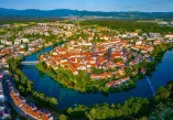 Katedrala sv. Nikole, Franjevačka crkva i samostan Novo mesto, Franjevačka crkva i samostan, najstarija knjižnica, Kandijski most, Dolenjski muzej, dvorac Otočec, jedini dvorac na vodi, vodeni dvorac, dvorac na vodi, grad Grm, Novo mesto, Novo Mesto, rijeka Krka, situle, Grad situla, Rudolfswerth, Cviček, vino Cviček, autohtono slovensko vino, Katedrala sv. Nikole Novo mesto, St. Nicholas Cathedral, Franciscan Church and Monastery Novo Mesto, Franciscan Church and Monastery, the oldest library, Kandijski Most, Dolenjski Museum, Otočec Castle, the only castle on the water, water castle, castle on the water, Grm town, Novo Mesto, Novo Mesto, Krka River, situlas, Situla Town, Rudolfswerth, Cviček, Cviček wine, indigenous Slovenian wine, Cathedral of St. Nicholas Novo mesto,