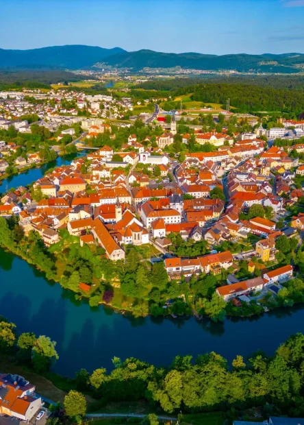 Katedrala sv. Nikole, Franjevačka crkva i samostan Novo mesto, Franjevačka crkva i samostan, najstarija knjižnica, Kandijski most, Dolenjski muzej, dvorac Otočec, jedini dvorac na vodi, vodeni dvorac, dvorac na vodi, grad Grm, Novo mesto, Novo Mesto, rijeka Krka, situle, Grad situla, Rudolfswerth, Cviček, vino Cviček, autohtono slovensko vino, Katedrala sv. Nikole Novo mesto, St. Nicholas Cathedral, Franciscan Church and Monastery Novo Mesto, Franciscan Church and Monastery, the oldest library, Kandijski Most, Dolenjski Museum, Otočec Castle, the only castle on the water, water castle, castle on the water, Grm town, Novo Mesto, Novo Mesto, Krka River, situlas, Situla Town, Rudolfswerth, Cviček, Cviček wine, indigenous Slovenian wine, Cathedral of St. Nicholas Novo mesto,