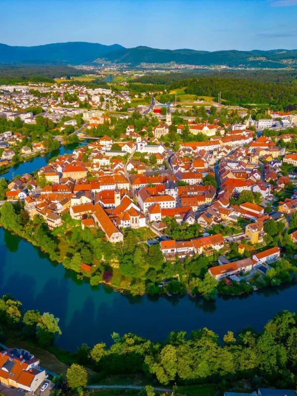 Katedrala sv. Nikole, Franjevačka crkva i samostan Novo mesto, Franjevačka crkva i samostan, najstarija knjižnica, Kandijski most, Dolenjski muzej, dvorac Otočec, jedini dvorac na vodi, vodeni dvorac, dvorac na vodi, grad Grm, Novo mesto, Novo Mesto, rijeka Krka, situle, Grad situla, Rudolfswerth, Cviček, vino Cviček, autohtono slovensko vino, Katedrala sv. Nikole Novo mesto, St. Nicholas Cathedral, Franciscan Church and Monastery Novo Mesto, Franciscan Church and Monastery, the oldest library, Kandijski Most, Dolenjski Museum, Otočec Castle, the only castle on the water, water castle, castle on the water, Grm town, Novo Mesto, Novo Mesto, Krka River, situlas, Situla Town, Rudolfswerth, Cviček, Cviček wine, indigenous Slovenian wine, Cathedral of St. Nicholas Novo mesto,