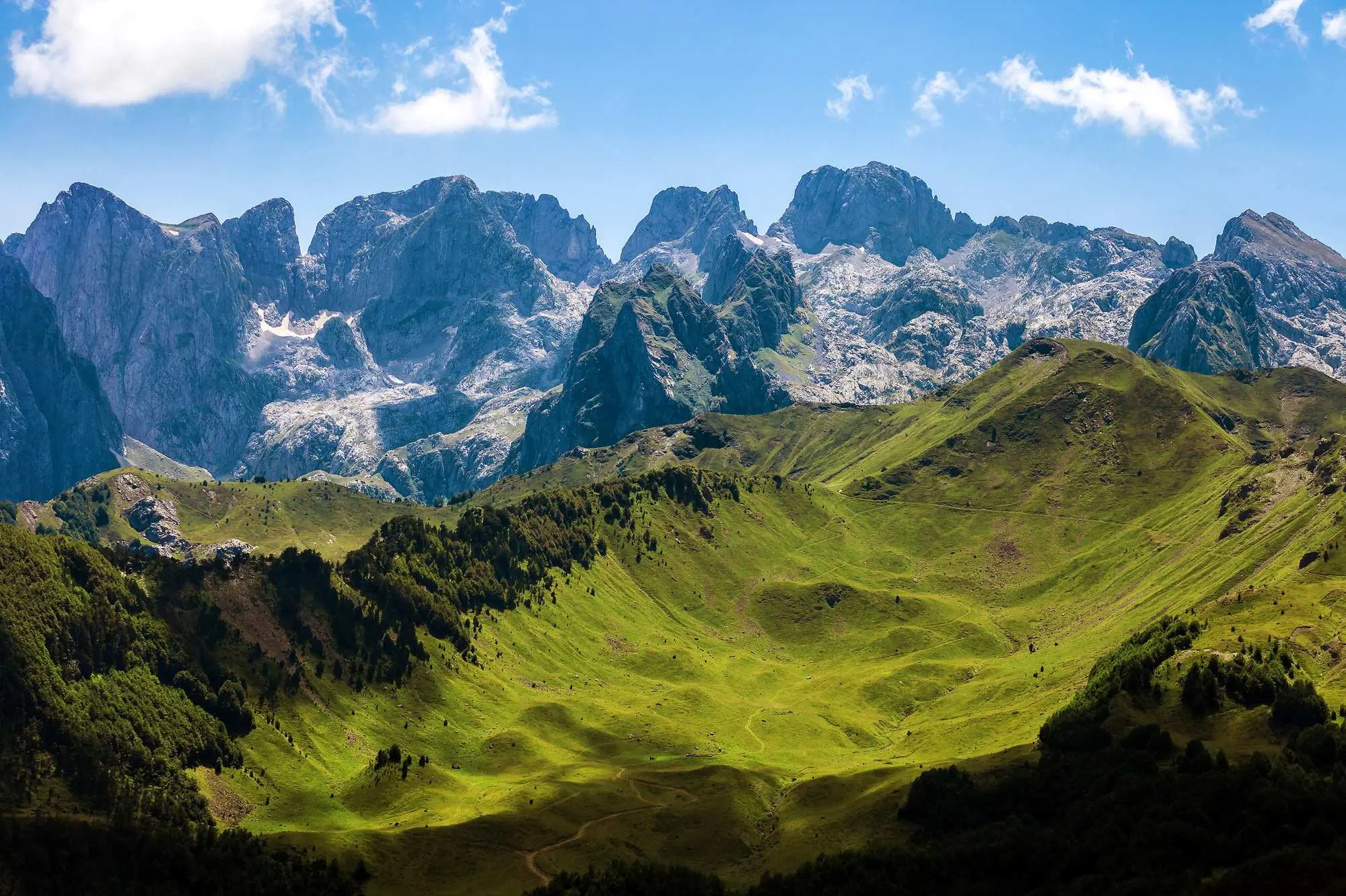 Prokletije, Crna Gora, Albanija, najsuroviji planinski lanac, Dinarske Alpe, Dinarsko gorje, najviši vrh Prokletija, Maja Jezercë, Zla Kolata, najviši vrh Crne Gore, Dobra Kolata, Maja e Rosit, Gjeravica, najviši vrh Kosova, Plavsko jezero, jezero Plav,Hridsko jezero, Biser Prokletija, Buni i Jezerce, Valbona, rijeka Valbona, Lima, rijeka Lima, Cijevna, rijeka Cijevna, albanski Grand Canyon, vodopad Grlje, Gusinje, vodopad Theth, planinarska staza Balkana, najpoznatija planinarska staza, Via Dinarica, Nacionalni park Prokletije, Nacionalni park Valbona, Albanske Alpe, kanjon rijeke Cijevne, Prokletije, Montenegro, Albania, the harshest mountain range, the Dinaric Alps, the Dinaric Highlands, the highest peak of Prokletije, Maja Jezercë, Zla Kolata, the highest peak of Montenegro, Dobra Kolata, Maja e Rosit, Gjeravica, the highest peak of Kosovo, Lake Plav, Lake Plav, Lake Hridsko, Biser Prokletija, Buni and Jezerce, Valbona, Valbona River, Lima, Lima River, Cijevna, Cijevna River, Albanian Grand Canyon, Grlje waterfall, Gusinje, Theth waterfall, Balkan hiking trail, the most famous hiking trail, Via Dinarica, Prokletije National Park, Valbona National Park, Albanian Alps, Cijevna River Canyon,