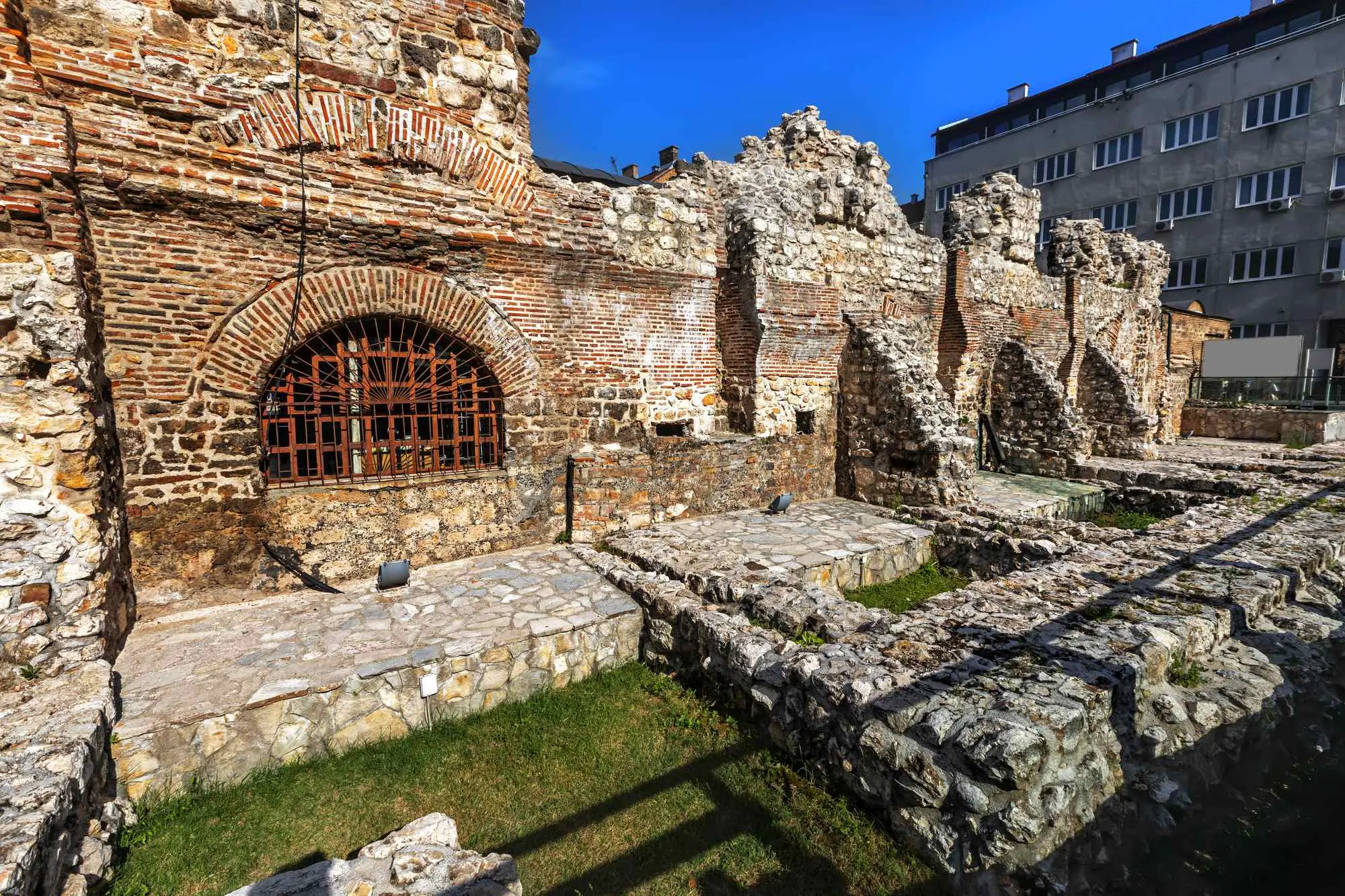 Tašlihan, što je to Tašlihan, destinacije za posjetit u sarajevo, što vidjeti u Sarajevu, Sarajevo, Baščaršija, Gazi Husrev-beg, Gazi Husrev-begova džamija, Gazi Husrev-begov bezistan, Gazi Husrev-begov Tašlihan, kulturna baština Sarajeva, Tašlihan wikipedia, Tašlihan, what is Tašlihan, destinations to visit in Sarajevo, what to see in Sarajevo, Sarajevo, Baščaršija, Gazi Husrev-beg, Gazi Husrev-beg's mosque, Gazi Husrev-beg's bezistan, Gazi Husrev-beg's Tašlihan, cultural heritage of Sarajevo, Tašlihan wikipedia,Taslihan, what is Taslihan, Bascarsija
