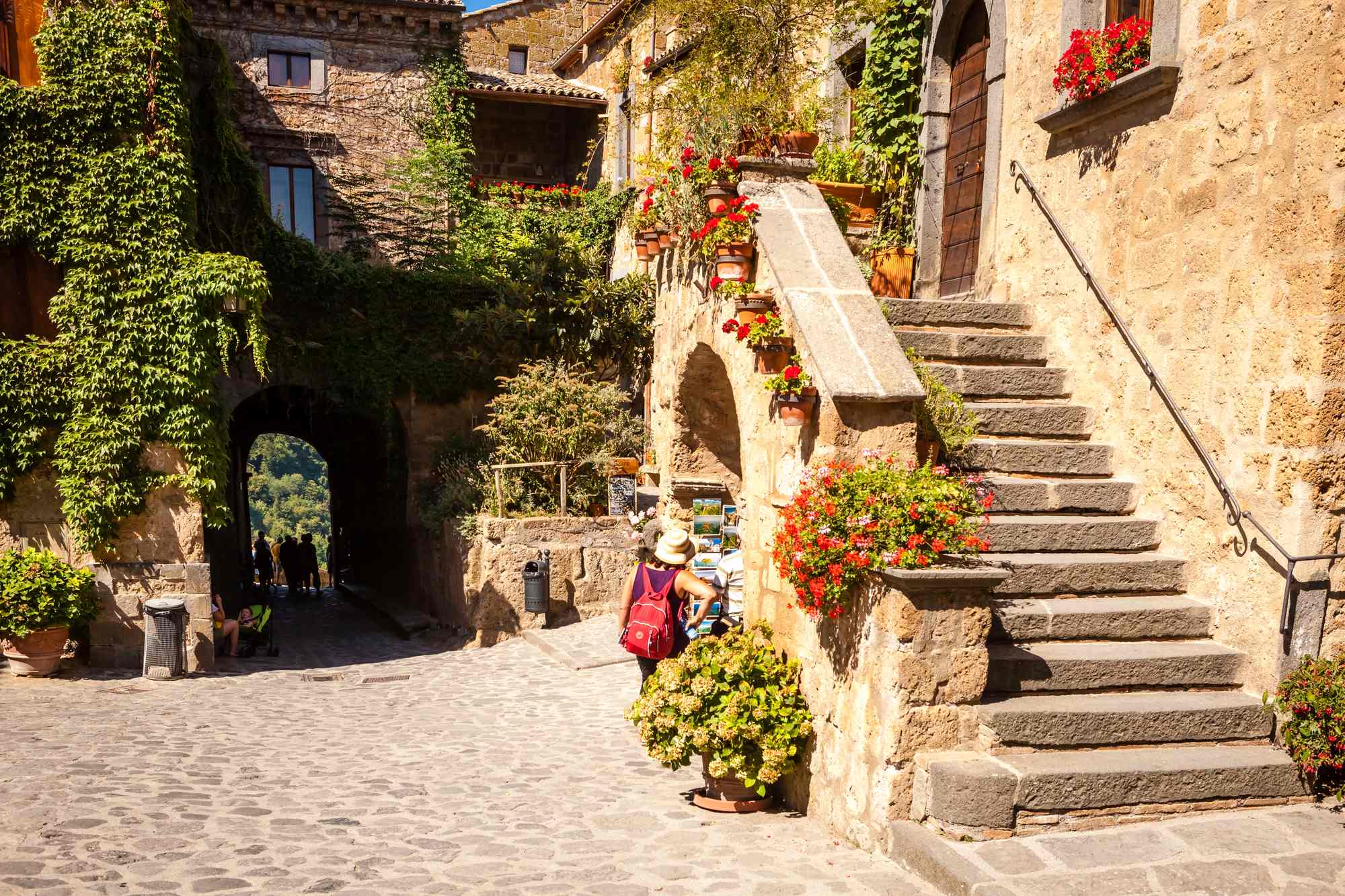 Civita di Bagnoregio, grad koji umire, Civita Italija, putovanje u Civita di Bagnoregio, što vidjeti u Civita di Bagnoregio, kako doći do Civita di Bagnoregio, ulaznice Civita di Bagnoregio, povijest Civita di Bagnoregio, Valle dei Calanchi, dolina Calanchi, Lazia, Piazza San Donato, Crkva svetog Donata, Muzej geologije i klizišta, palača Alemanni, špilja svetog Bonaventure, špilja San Bonaventure, Belvedere, Porta Santa Maria, Porta Santa Maria Civita, Piazza San Donato Civita, Belvedere Civita di Bagnoregio, mačke Civite, most Civita di Bagnoregio, atrakcije Civita di Bagnoregio, relikvijar svetog Bonaventure, turizam u Civita di Bagnoregio, francuski relikvijar Civita, Civita di Bagnoregio, the dying city, Civita Italy, travel to Civita di Bagnoregio, what to see in Civita di Bagnoregio, how to get to Civita di Bagnoregio, Civita di Bagnoregio tickets, history of Civita di Bagnoregio, Valle dei Calanchi, Calanchi Valley, Lazia, Piazza San Donato, Church of San Donato, Museum of Geology and Landslides, Alemanni Palace, Grotto of St. Bonaventure, Grotto of San Bonaventure, Belvedere, Porta Santa Maria, Porta Santa Maria Civita, Piazza San Donato Civita, Belvedere Civita di Bagnoregio, Civita cats, Civita di Bagnoregio bridge, Civita di Bagnoregio attractions, Saint Bonaventure reliquary, Civita di Bagnoregio tourism, Civita French reliquary,