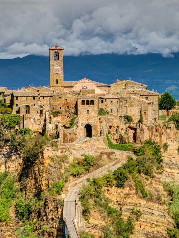 Civita di Bagnoregio, grad koji umire, Civita Italija, putovanje u Civita di Bagnoregio, što vidjeti u Civita di Bagnoregio, kako doći do Civita di Bagnoregio, ulaznice Civita di Bagnoregio, povijest Civita di Bagnoregio, Valle dei Calanchi, dolina Calanchi, Lazia, Piazza San Donato, Crkva svetog Donata, Muzej geologije i klizišta, palača Alemanni, špilja svetog Bonaventure, špilja San Bonaventure, Belvedere, Porta Santa Maria, Porta Santa Maria Civita, Piazza San Donato Civita, Belvedere Civita di Bagnoregio, mačke Civite, most Civita di Bagnoregio, atrakcije Civita di Bagnoregio, relikvijar svetog Bonaventure, turizam u Civita di Bagnoregio, francuski relikvijar Civita, Civita di Bagnoregio, the dying city, Civita Italy, travel to Civita di Bagnoregio, what to see in Civita di Bagnoregio, how to get to Civita di Bagnoregio, Civita di Bagnoregio tickets, history of Civita di Bagnoregio, Valle dei Calanchi, Calanchi Valley, Lazia, Piazza San Donato, Church of San Donato, Museum of Geology and Landslides, Alemanni Palace, Grotto of St. Bonaventure, Grotto of San Bonaventure, Belvedere, Porta Santa Maria, Porta Santa Maria Civita, Piazza San Donato Civita, Belvedere Civita di Bagnoregio, Civita cats, Civita di Bagnoregio bridge, Civita di Bagnoregio attractions, Saint Bonaventure reliquary, Civita di Bagnoregio tourism, Civita French reliquary,