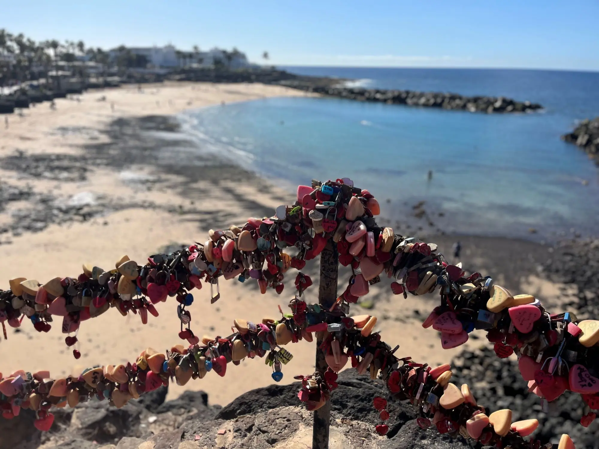 Kanarski otoci, Atlanski ocean, Lanzarote,  Playa Blanca, Lanzarote plaže, otok Lanzarote, što vidjeti na Lanzarotu, Lanzarote što raditi, Lanzarote što vidjeti, kuća Césara Manriquea, muzej Césara Manriquea, LagOmar, Jardín de Cactus, Grupotel Flamingo Beach, Lanzarote smještaj, Charco Verde, El Golfo, Salinas de Janubio, Playa del Janubio, Playa de Famara, Playa de Montaña Bermeja, Playa del Paso, Los Clicos, La Arena y El Pozo,  Playa de las Malvas, Las Grietas, stijene Las Grietas, Montana Blanca, vulkan Montana Blanca, Ye, Haría, Tiagua, Nazaret, San Bartolomé, Yaizu, Casa Joaquín, Casa Joaquín  restaurant,  Canary Islands, Atlantic Ocean, Lanzarote, Playa Blanca, Lanzarote Beaches, Lanzarote Island, what to see in Lanzarote, Lanzarote what to do, Lanzarote what to see, César Manrique House, César Manrique Museum, LagOmar, Jardín de Cactus, Grupotel Flamingo Beach, Lanzarote accommodation, Charco Verde, El Golfo, Salinas de Janubio, Playa del Janubio, Playa de Famara, Playa de Montaña Bermeja, Playa del Paso, Los Clicos, La Arena y El Pozo, Playa de las Malvas, Las Grietas, Las Grietas rocks, Montana Blanca, Montana Blanca volcano, Ye, Haría, Tiagua, Nazaret, San Bartolomé, Yaizu, Casa Joaquín, Casa Joaquín  restaurant,