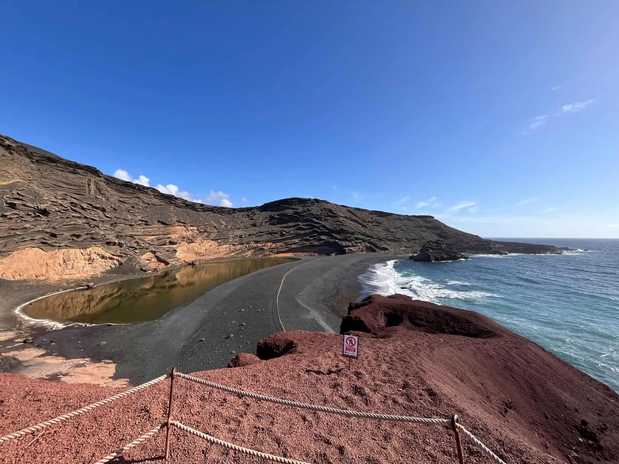 Kanarski otoci, Atlanski ocean, Lanzarote,  Playa Blanca, Lanzarote plaže, otok Lanzarote, što vidjeti na Lanzarotu, Lanzarote što raditi, Lanzarote što vidjeti, kuća Césara Manriquea, muzej Césara Manriquea, LagOmar, Jardín de Cactus, Grupotel Flamingo Beach, Lanzarote smještaj, Charco Verde, El Golfo, Salinas de Janubio, Playa del Janubio, Playa de Famara, Playa de Montaña Bermeja, Playa del Paso, Los Clicos, La Arena y El Pozo,  Playa de las Malvas, Las Grietas, stijene Las Grietas, Montana Blanca, vulkan Montana Blanca, Ye, Haría, Tiagua, Nazaret, San Bartolomé, Yaizu, Casa Joaquín, Casa Joaquín  restaurant,  Canary Islands, Atlantic Ocean, Lanzarote, Playa Blanca, Lanzarote Beaches, Lanzarote Island, what to see in Lanzarote, Lanzarote what to do, Lanzarote what to see, César Manrique House, César Manrique Museum, LagOmar, Jardín de Cactus, Grupotel Flamingo Beach, Lanzarote accommodation, Charco Verde, El Golfo, Salinas de Janubio, Playa del Janubio, Playa de Famara, Playa de Montaña Bermeja, Playa del Paso, Los Clicos, La Arena y El Pozo, Playa de las Malvas, Las Grietas, Las Grietas rocks, Montana Blanca, Montana Blanca volcano, Ye, Haría, Tiagua, Nazaret, San Bartolomé, Yaizu, Casa Joaquín, Casa Joaquín  restaurant,